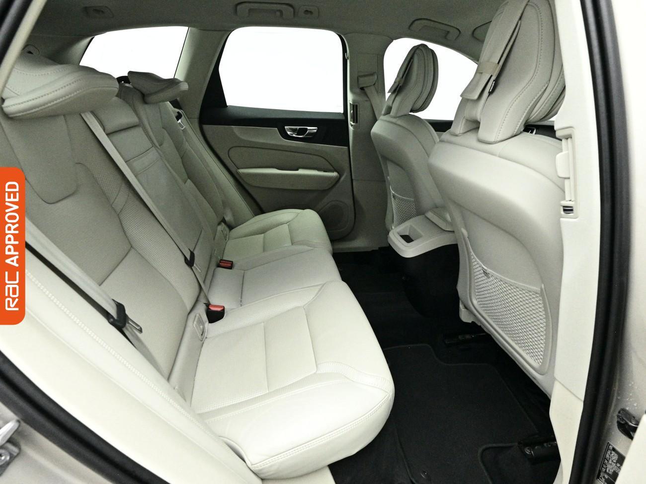Volvo XC60 view 13