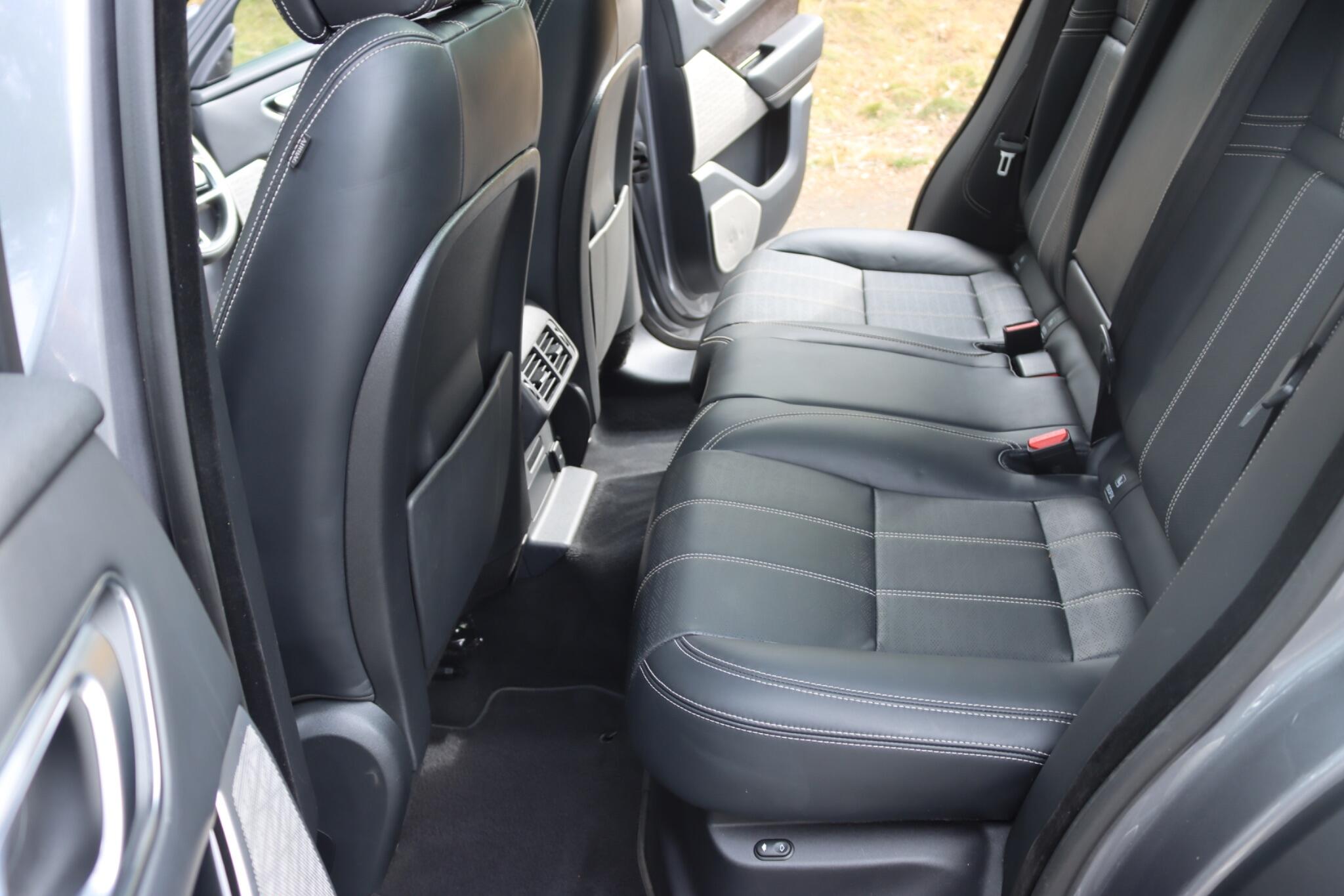 Land Rover Range Rover Velar view 6