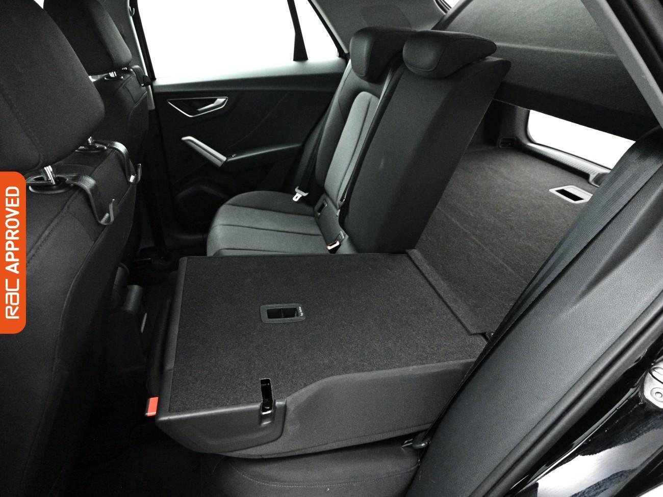 Audi Q2 view 22