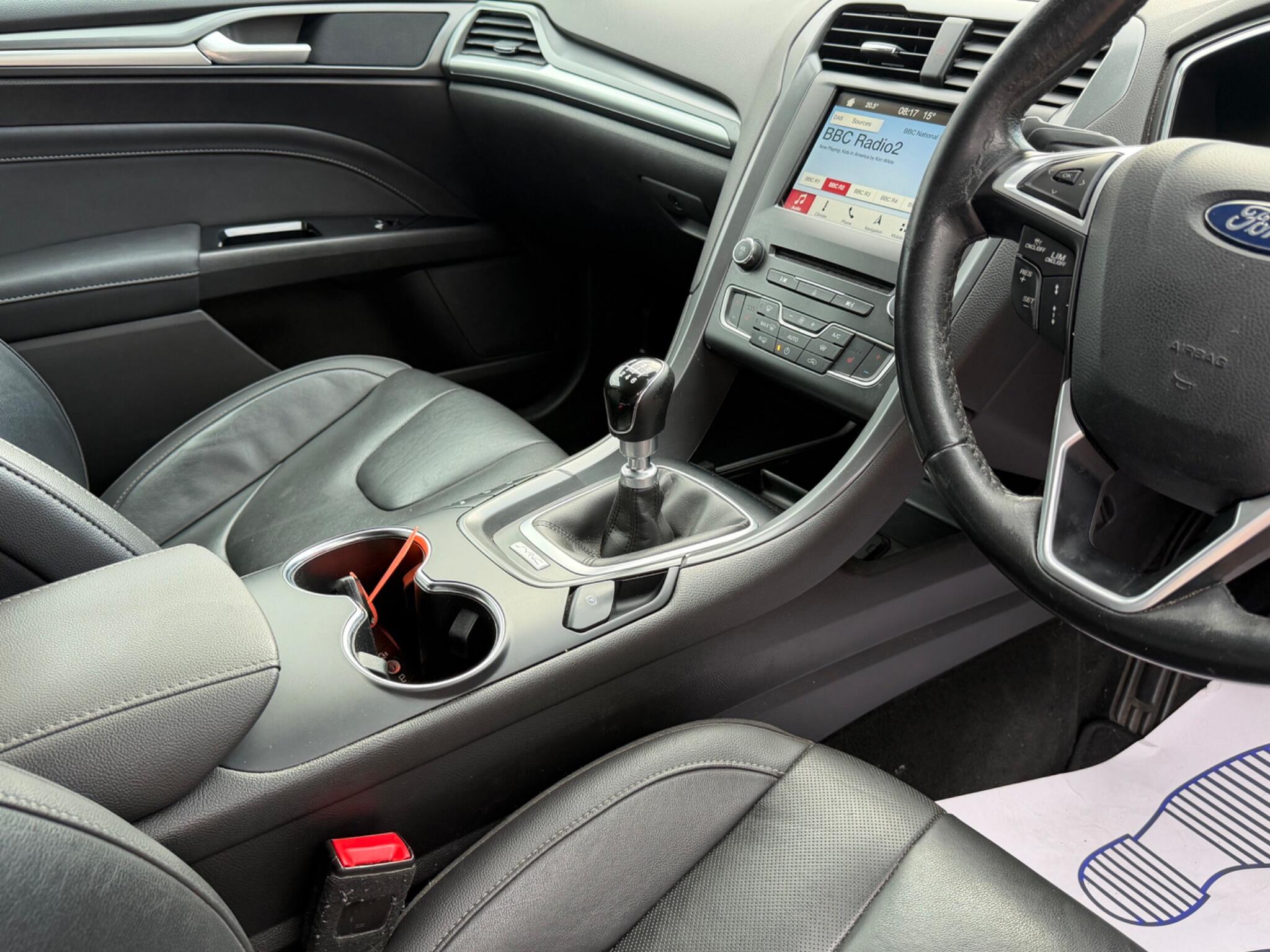 Ford Mondeo view 51