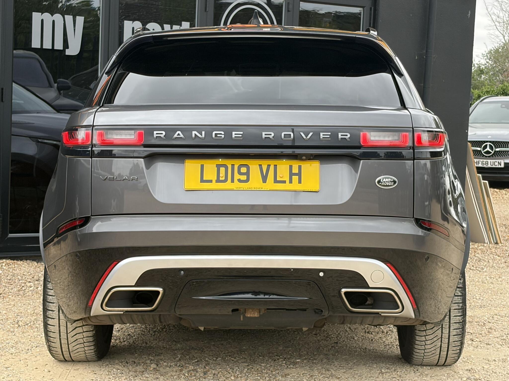 Land Rover Range Rover Velar view 11