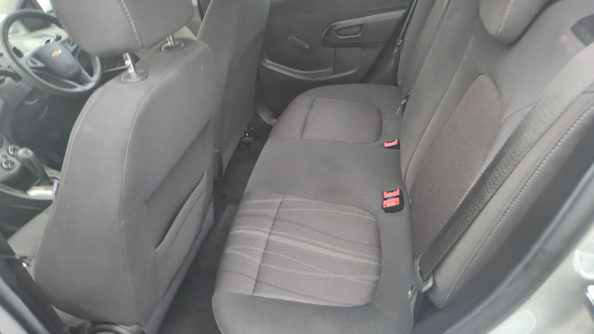 Chevrolet Aveo view 14