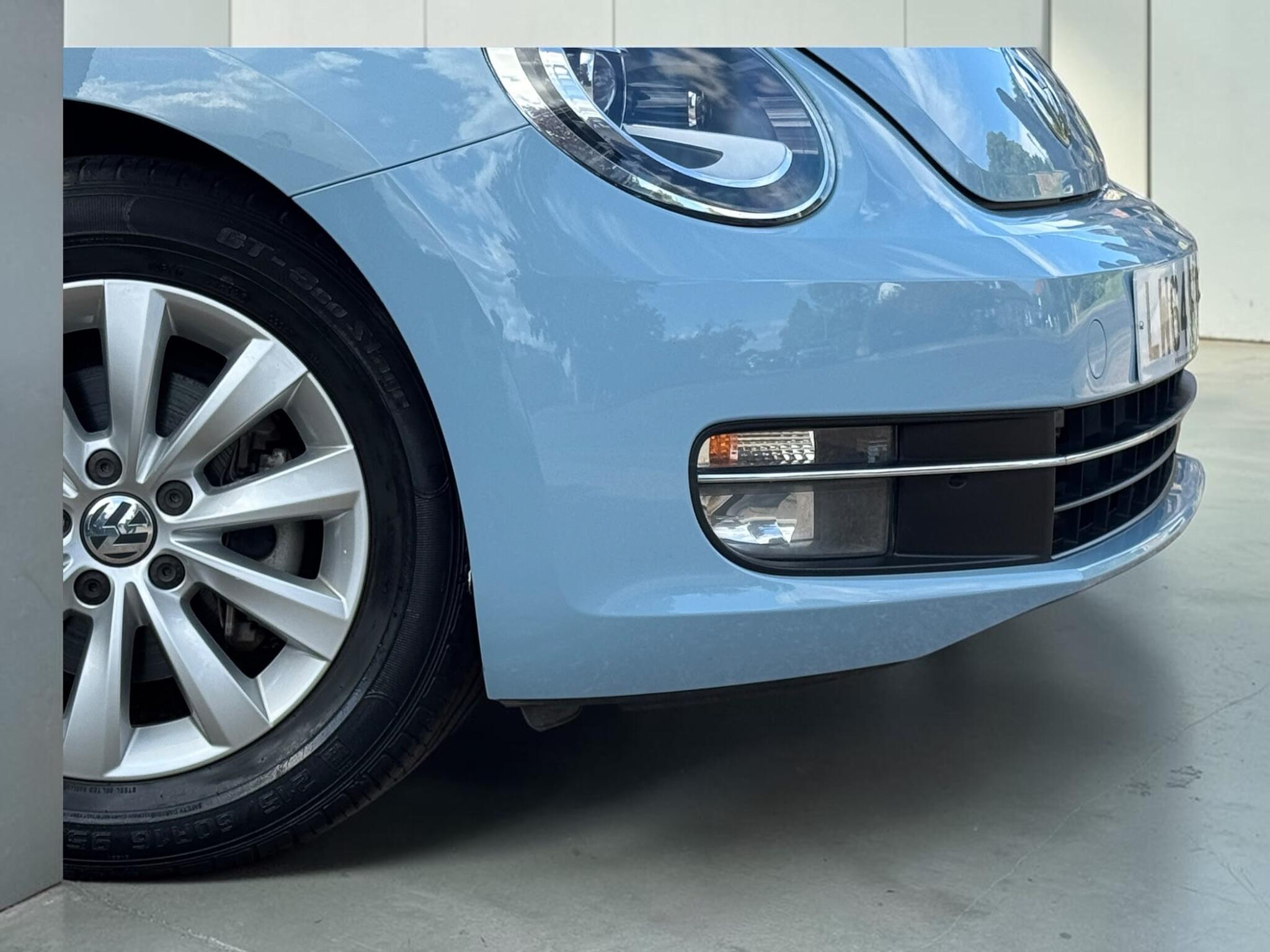 Volkswagen Beetle view 26