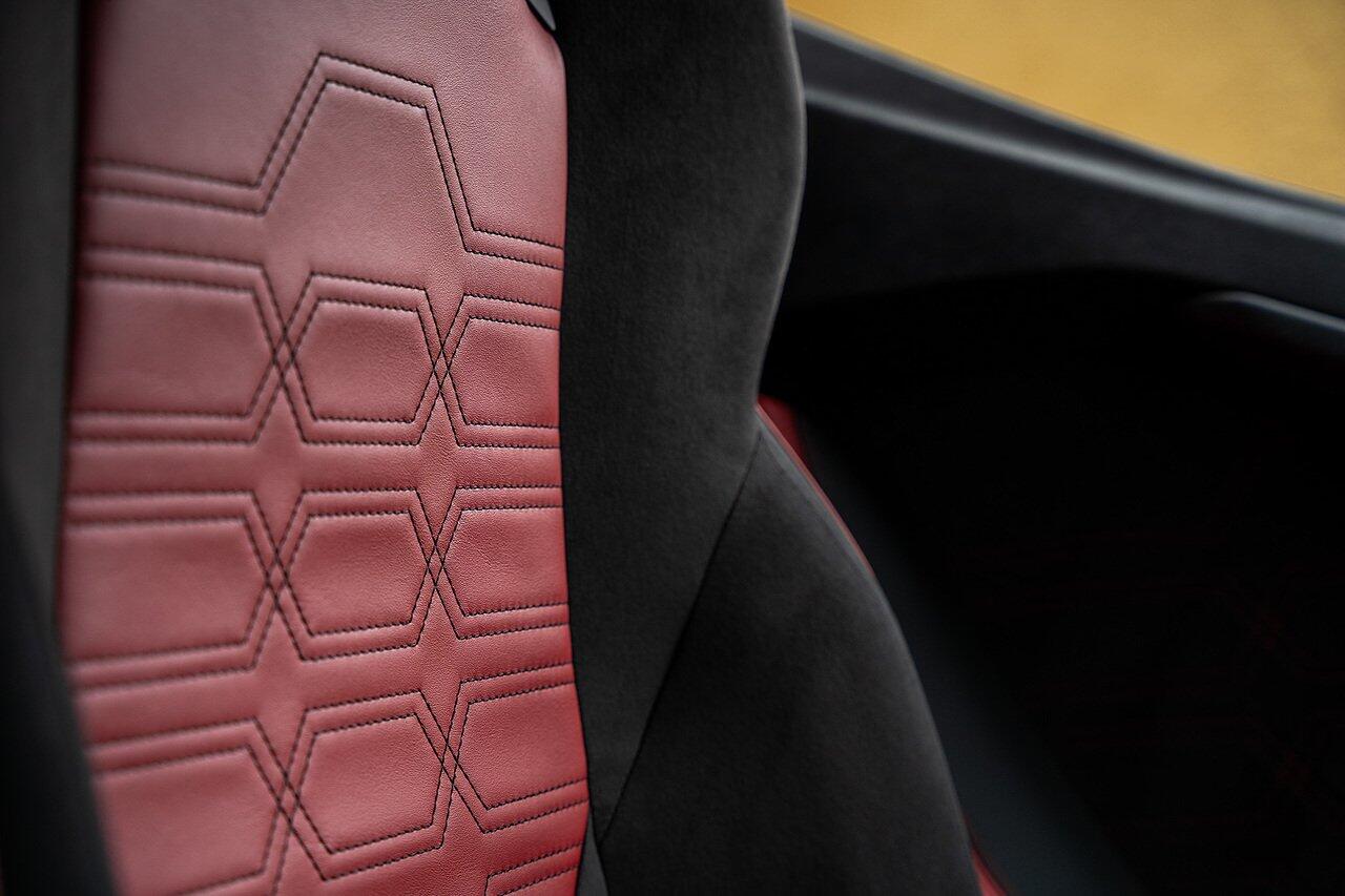 Lamborghini Revuelto view 89