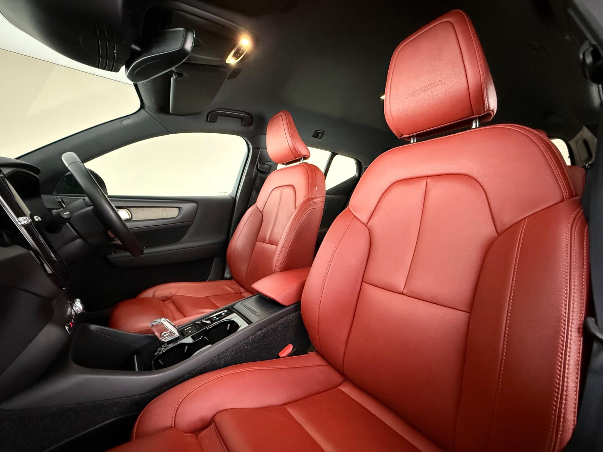 Volvo XC40 view 28
