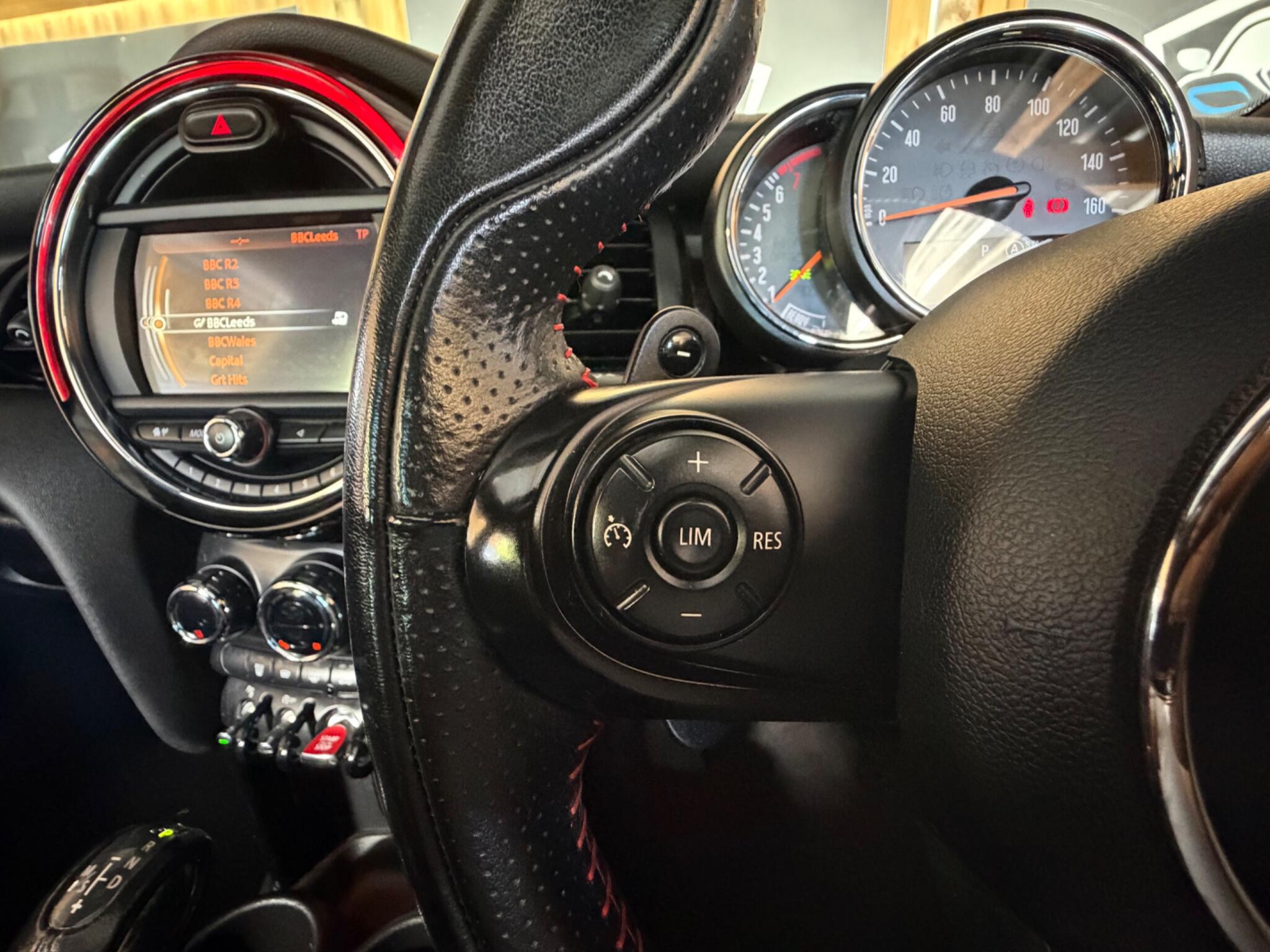 Mini Hatch view 42