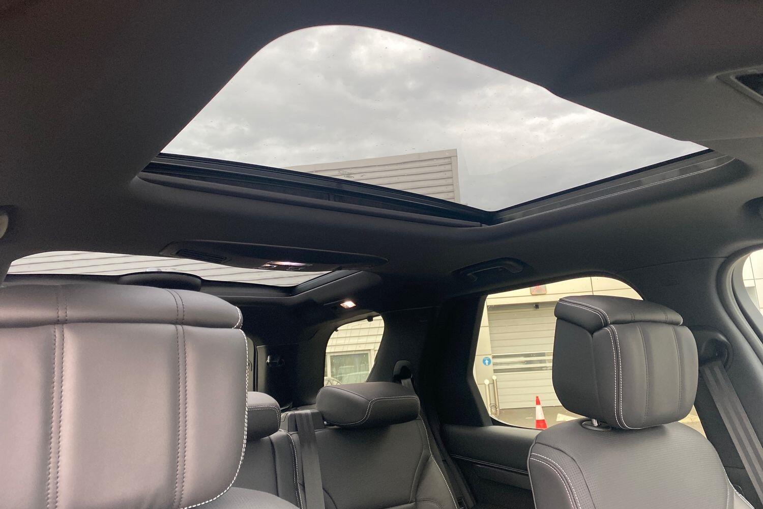 Land Rover Discovery view 32