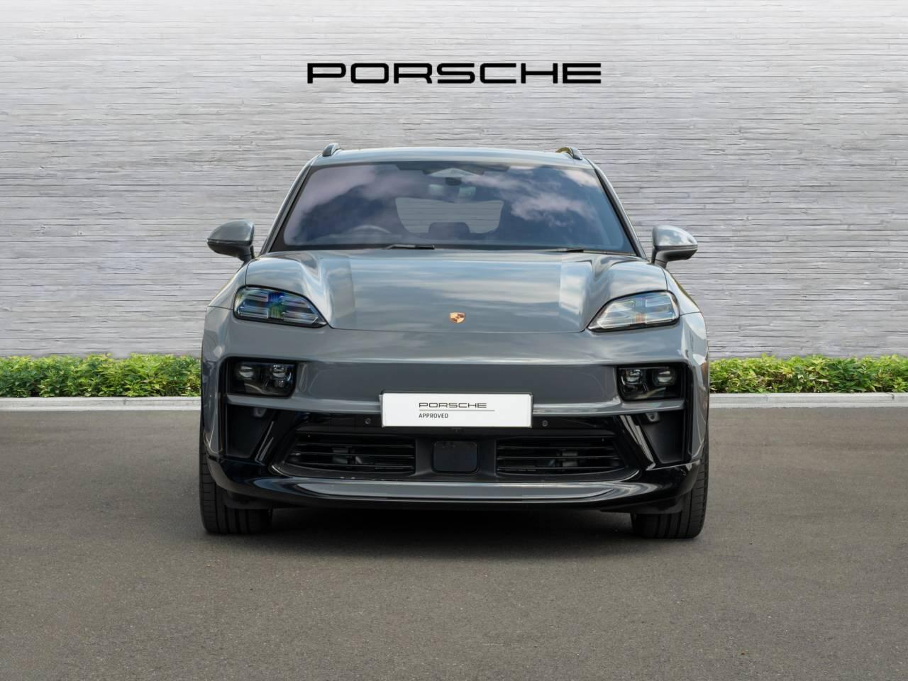 Porsche Macan view 6