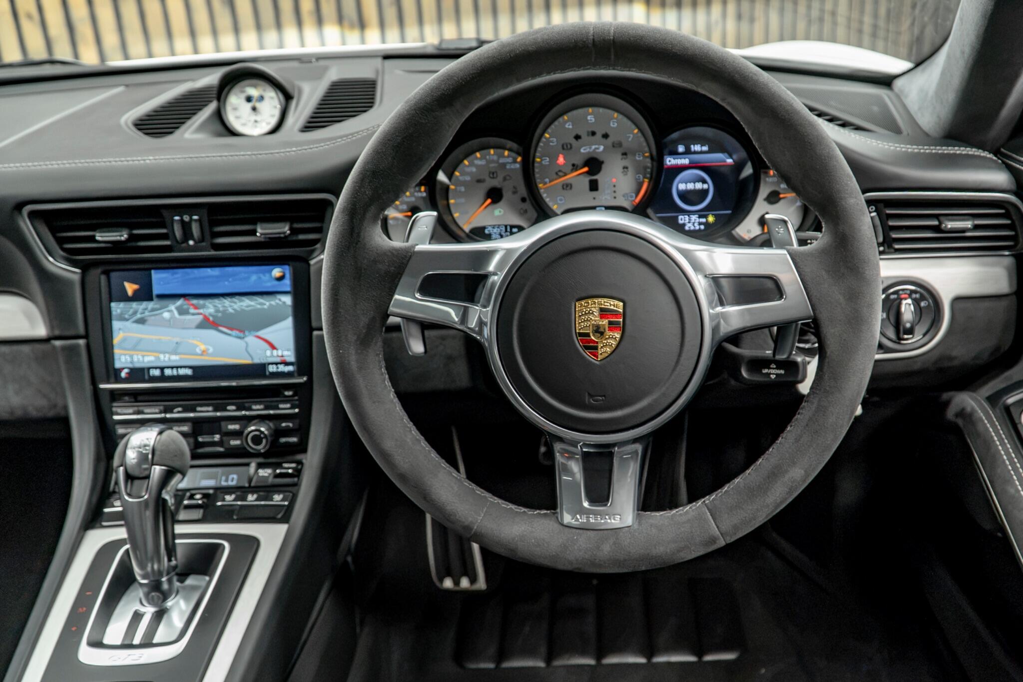 Porsche 911 view 27