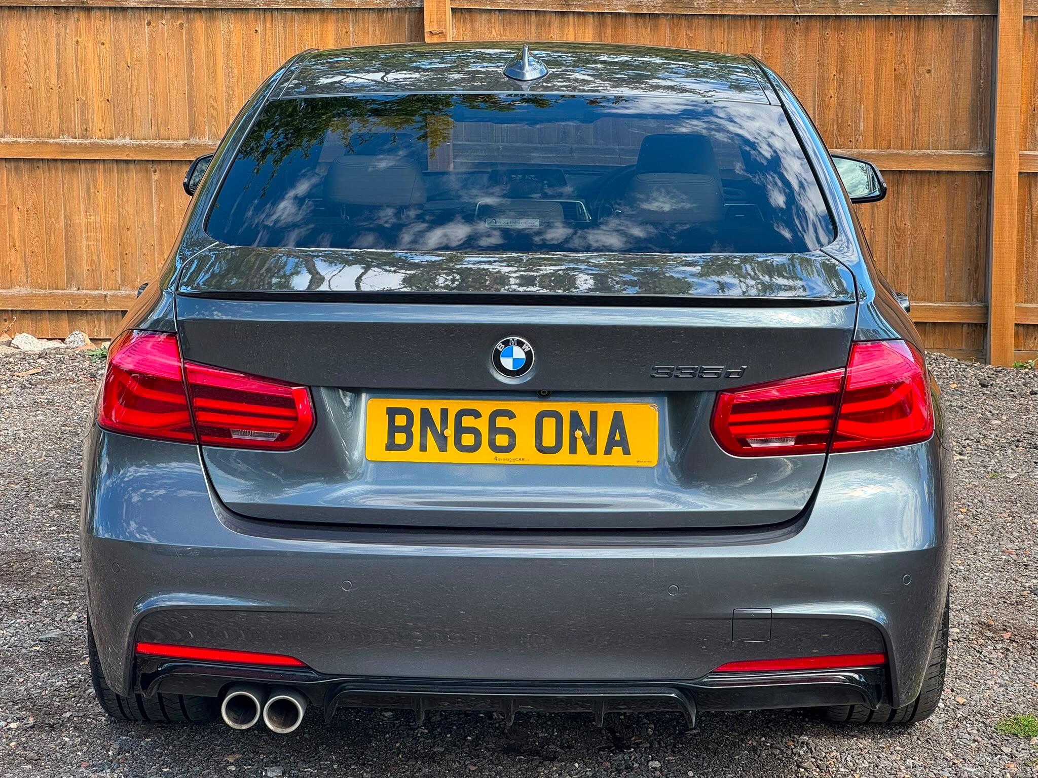 BMW 3 Series view 10