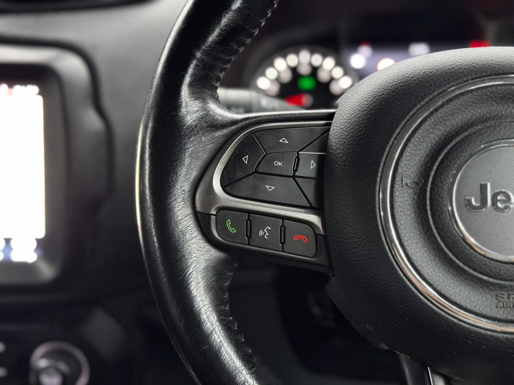 Jeep Renegade view 20