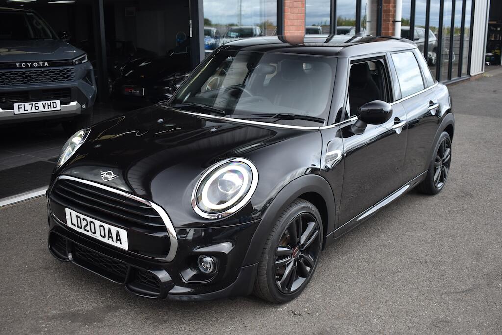 Mini Hatch view 18