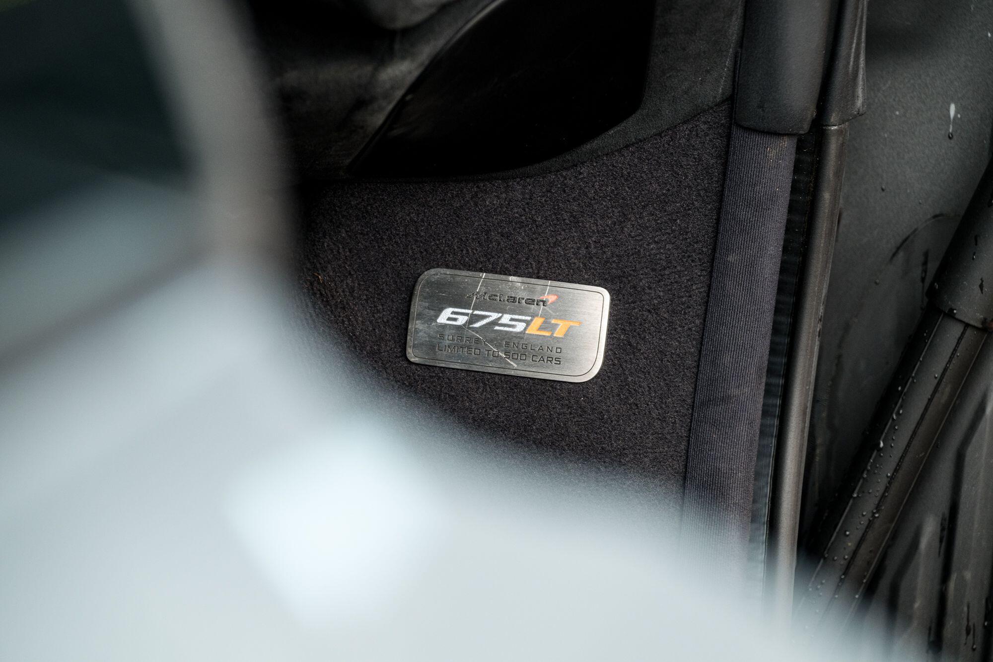 McLaren 675LT view 38