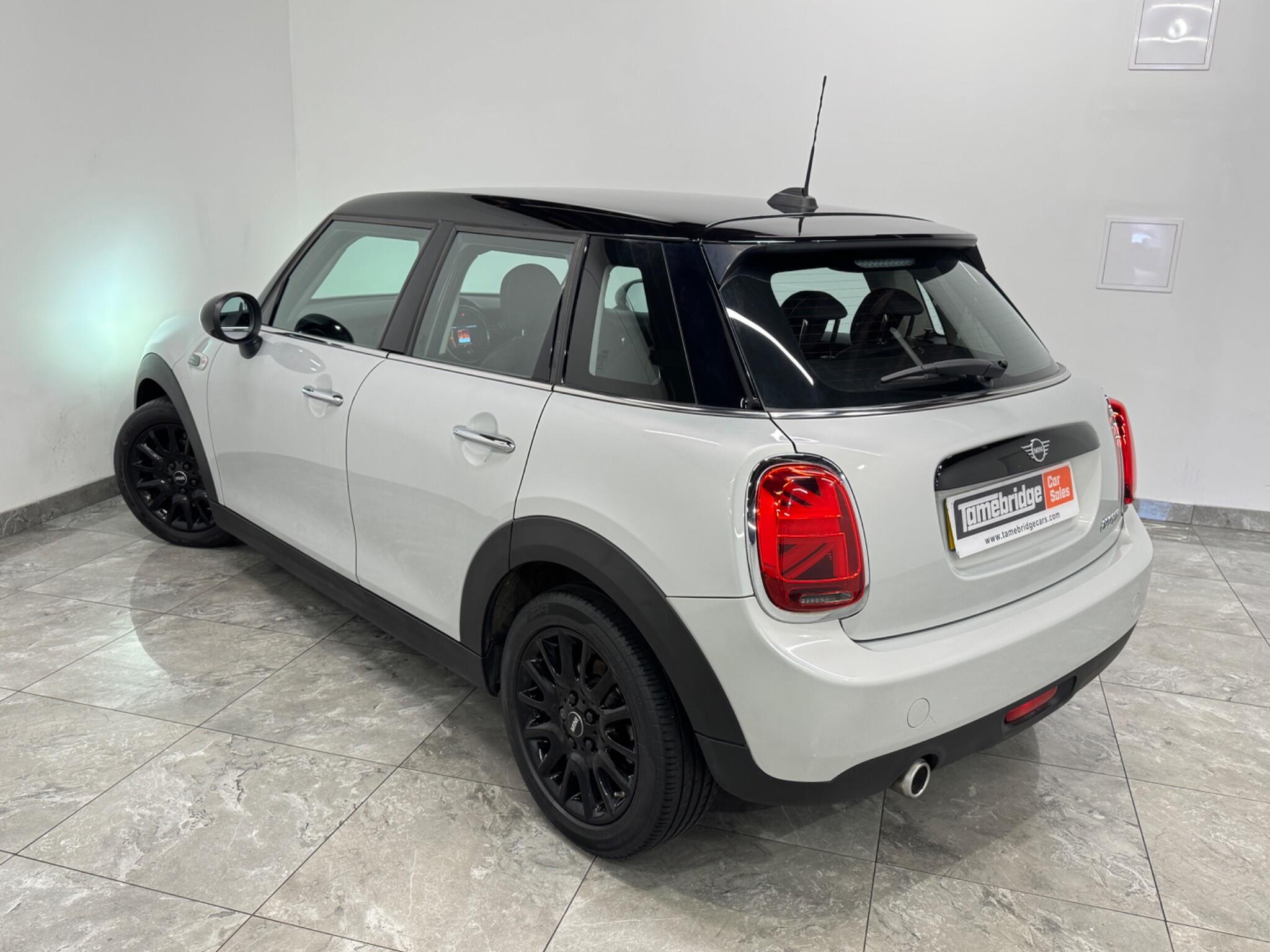 Mini Hatch view 5