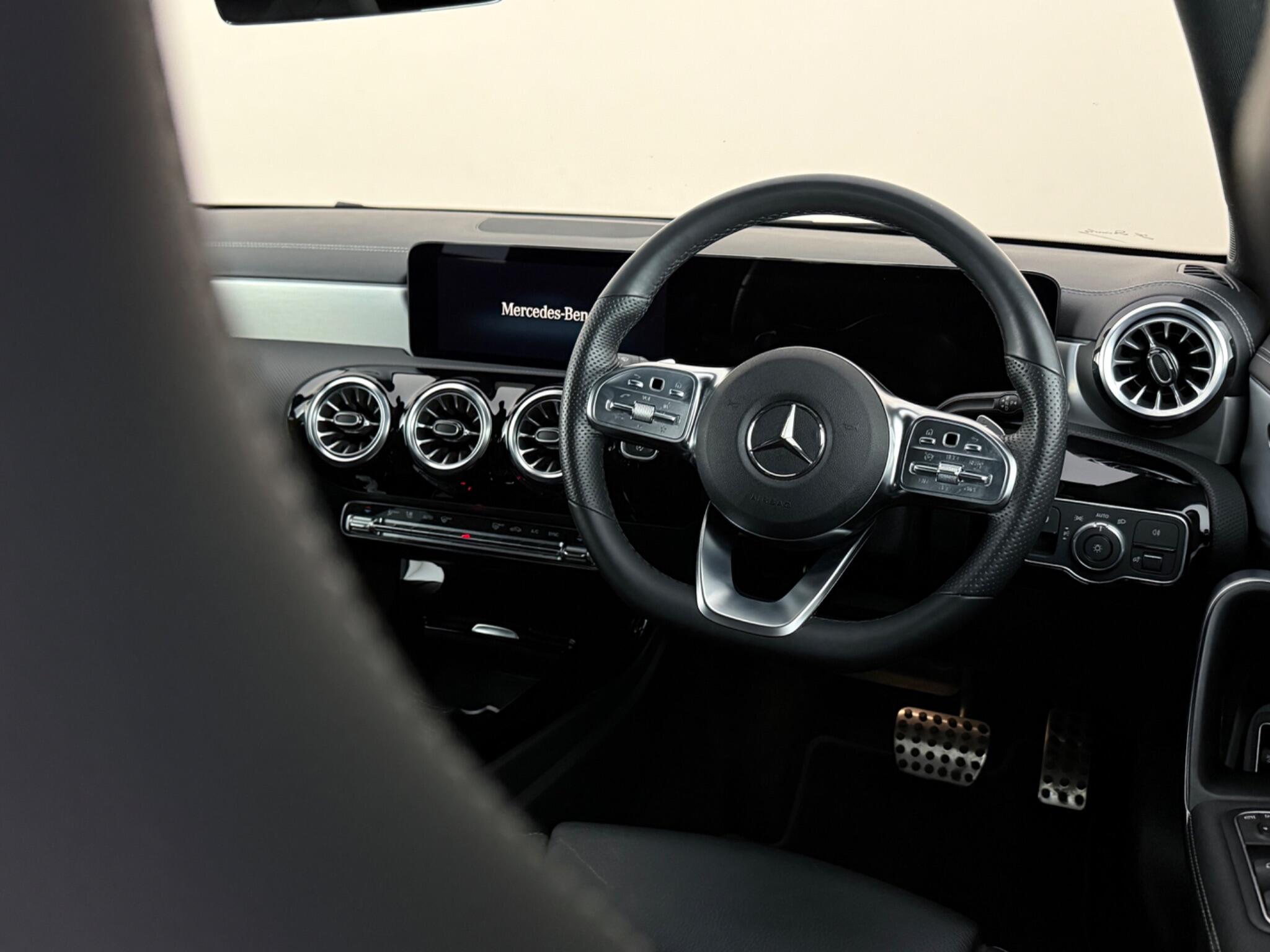 Mercedes-Benz Cla view 13