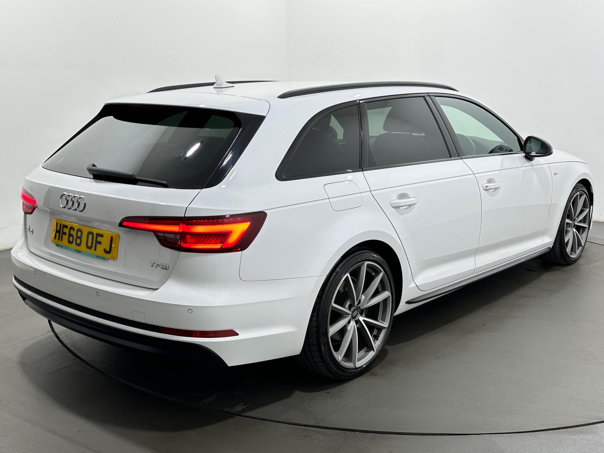 Audi A4 view 54