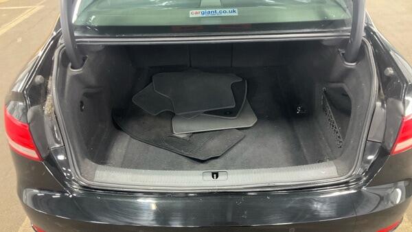 Audi A4 view 12