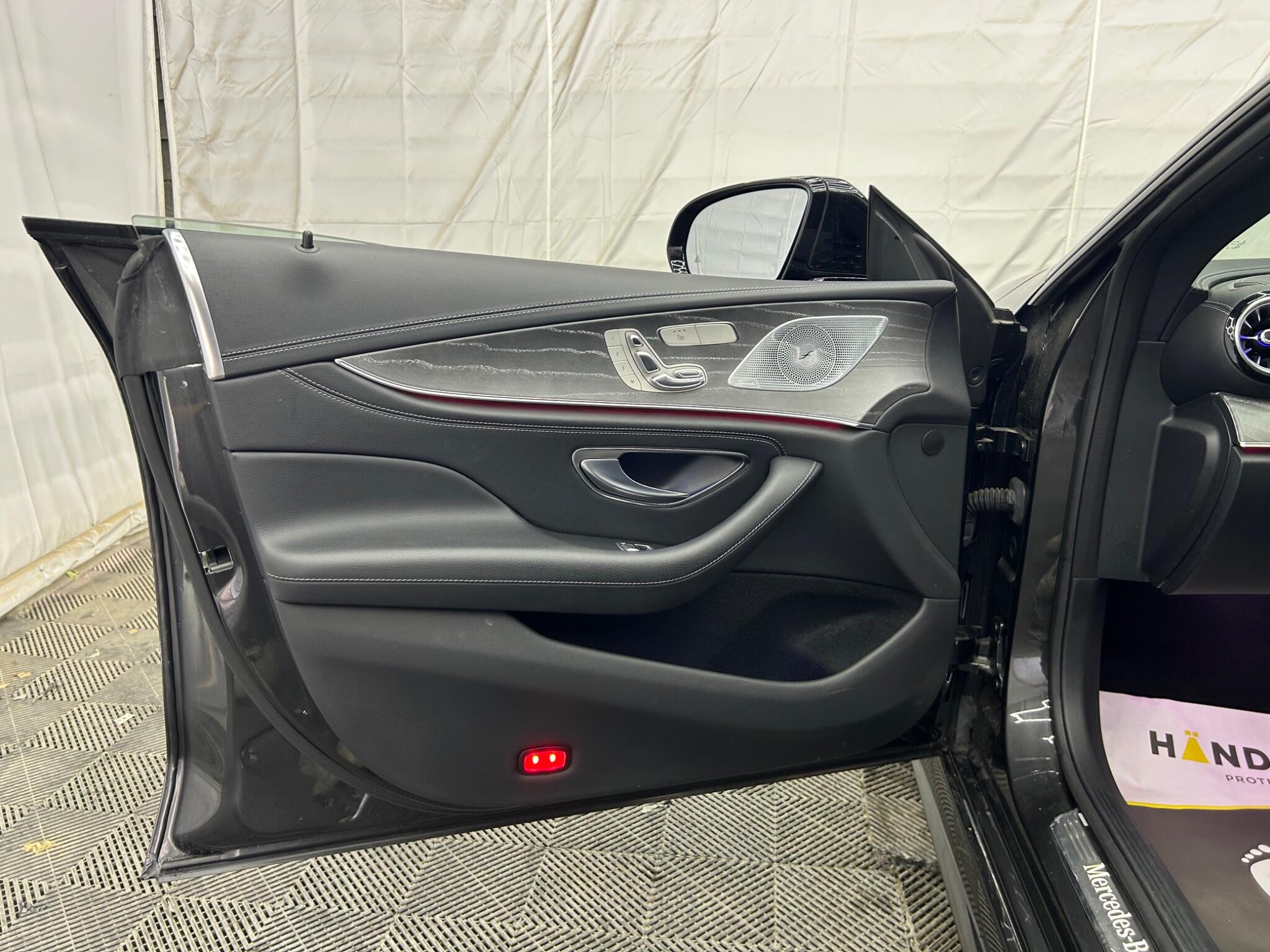 Mercedes-Benz CLS view 33