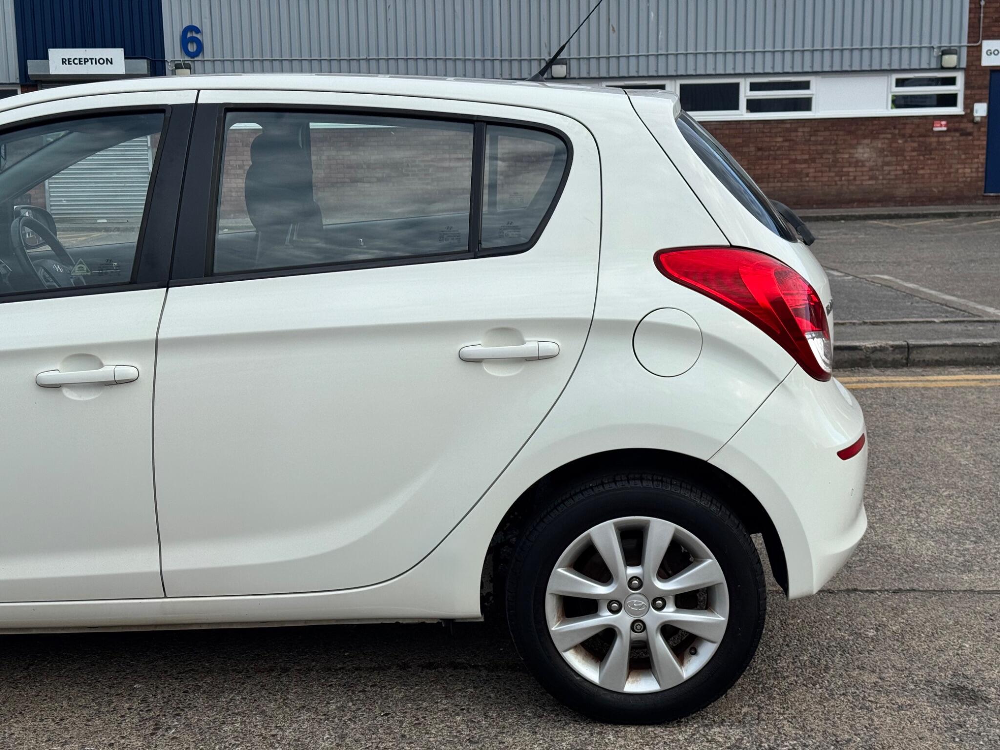 Hyundai i20 view 10