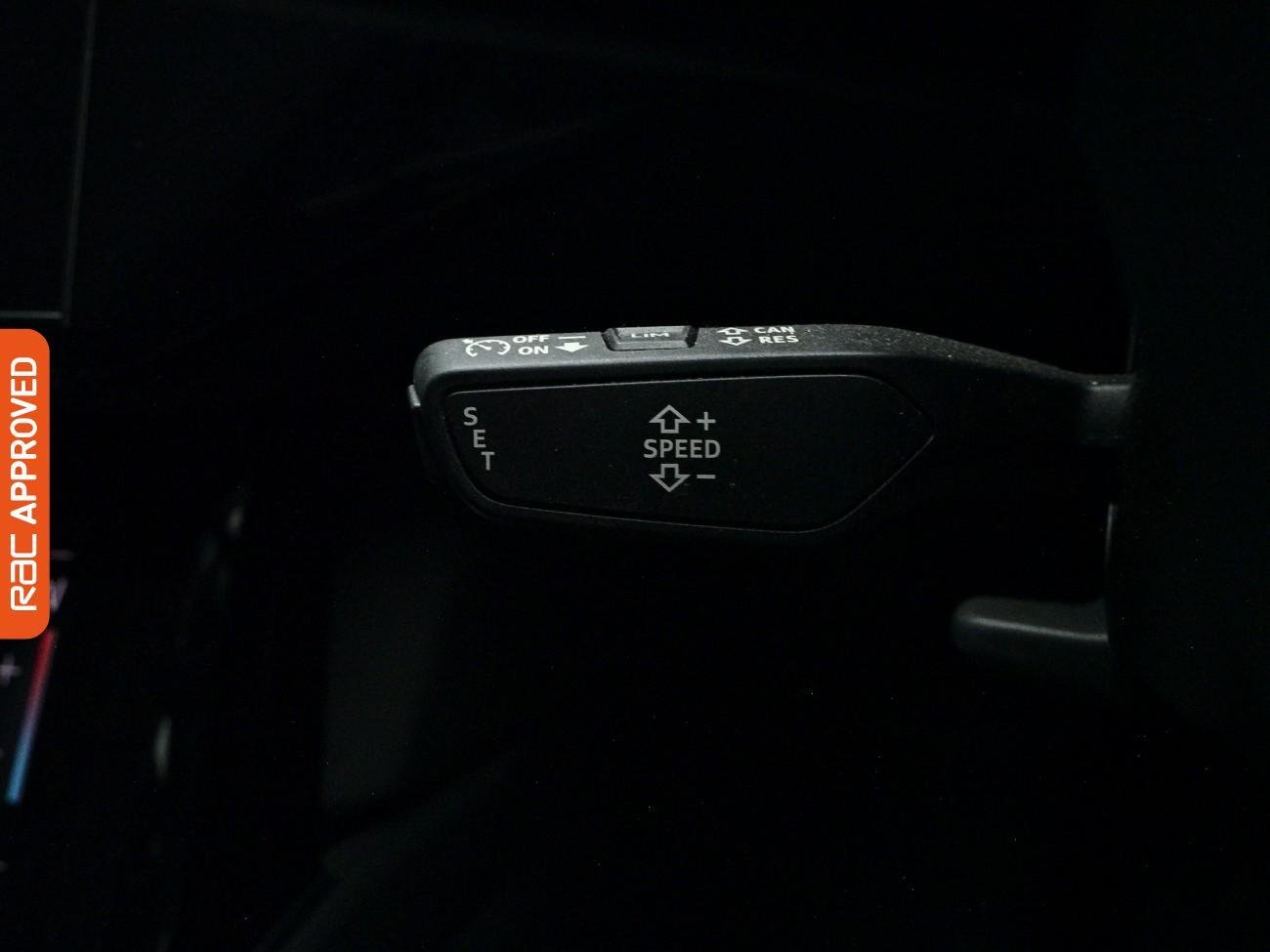 Audi E-Tron view 26