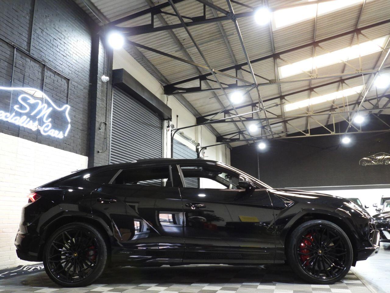 Lamborghini Urus view 13