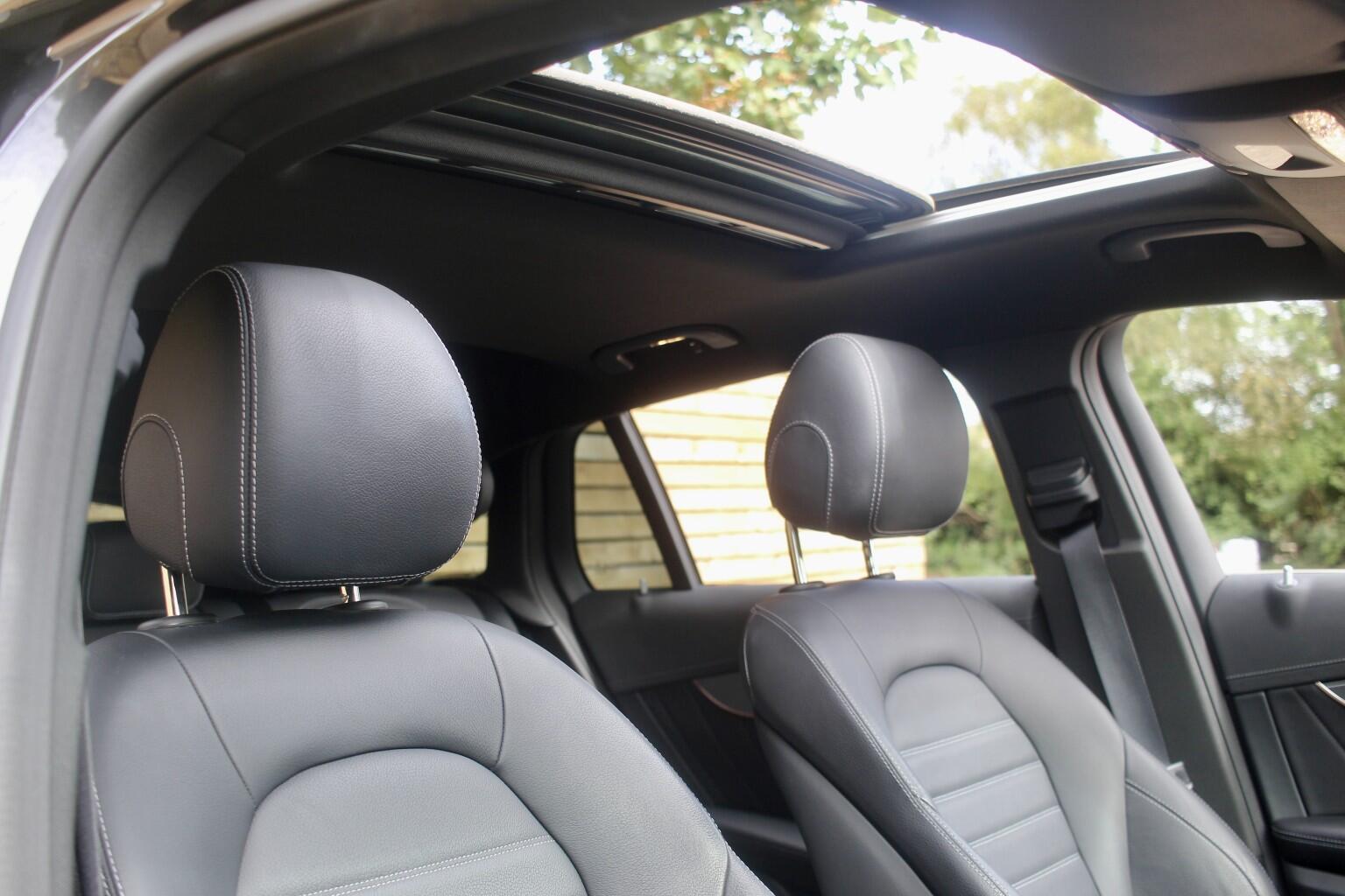 Mercedes-Benz Eqc view 9