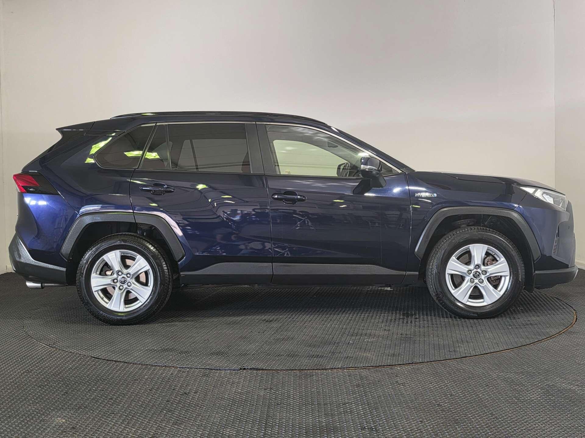 Toyota Rav4 view 8