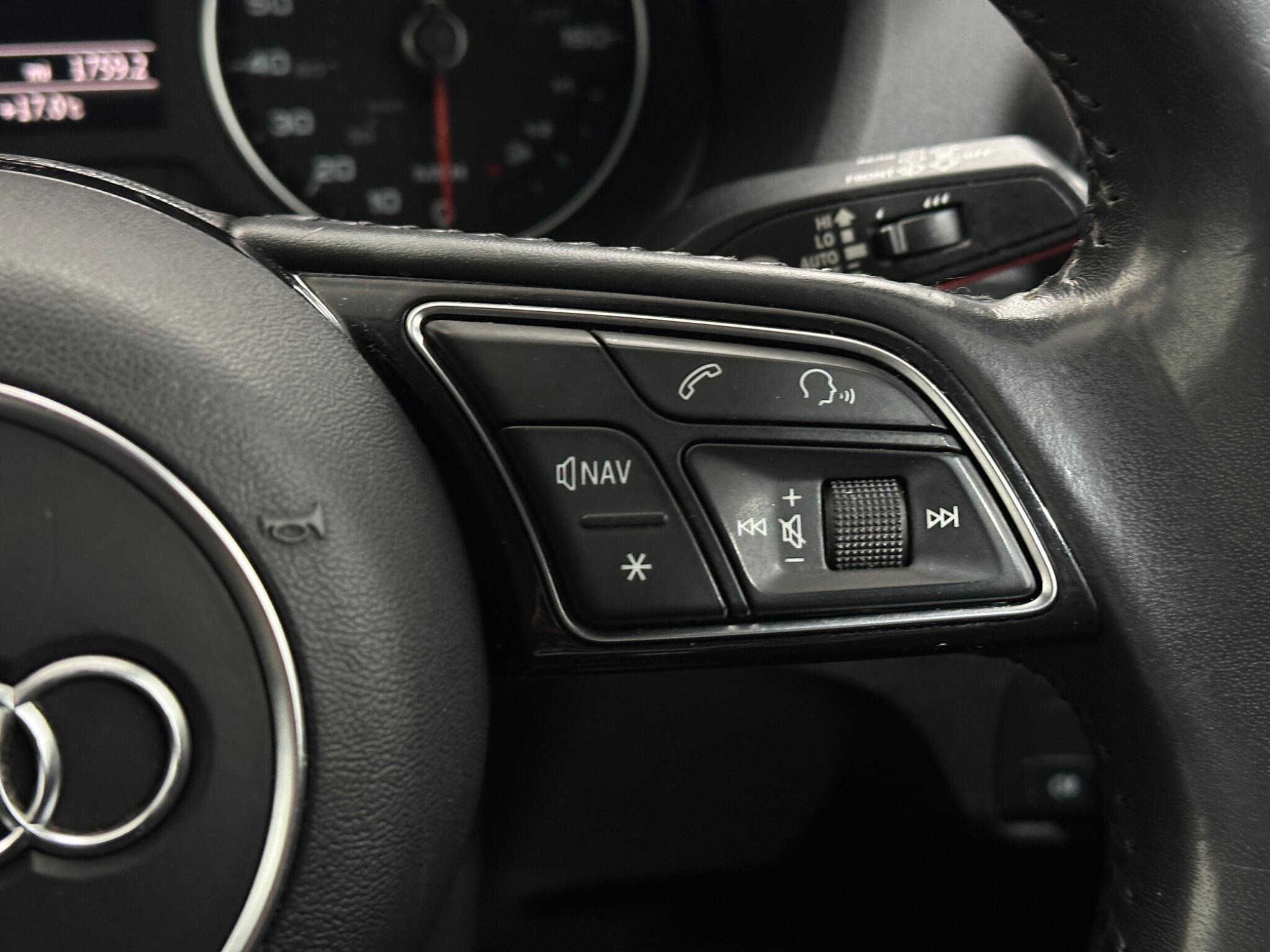 Audi Q2 view 16