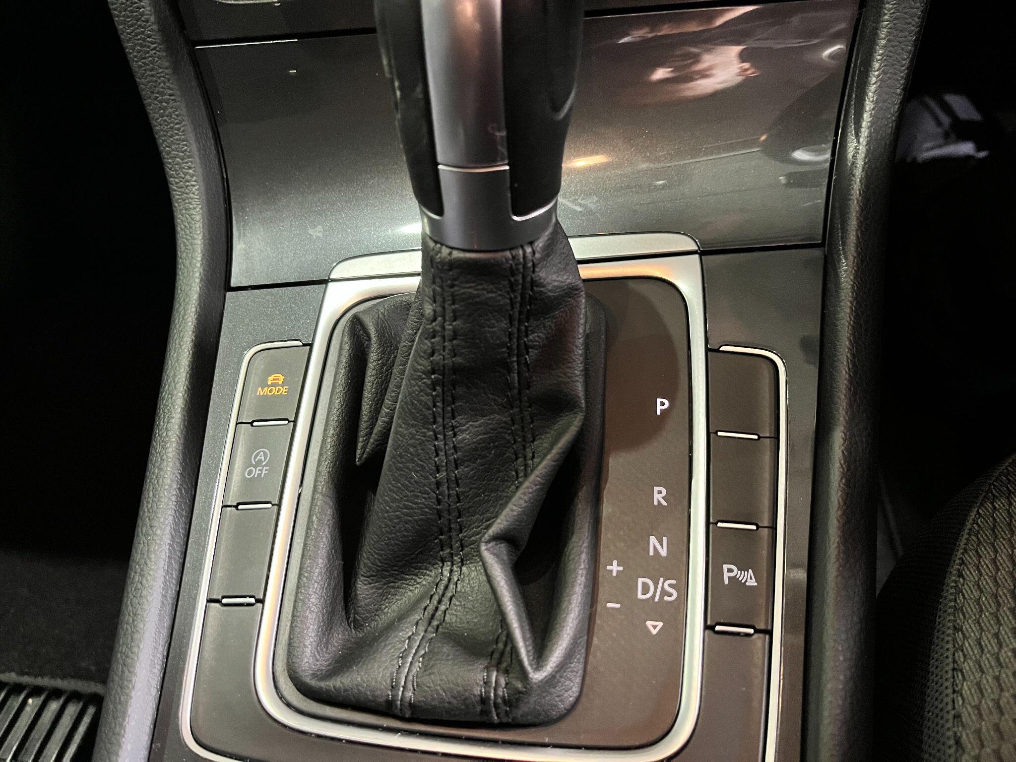 Volkswagen Golf view 31