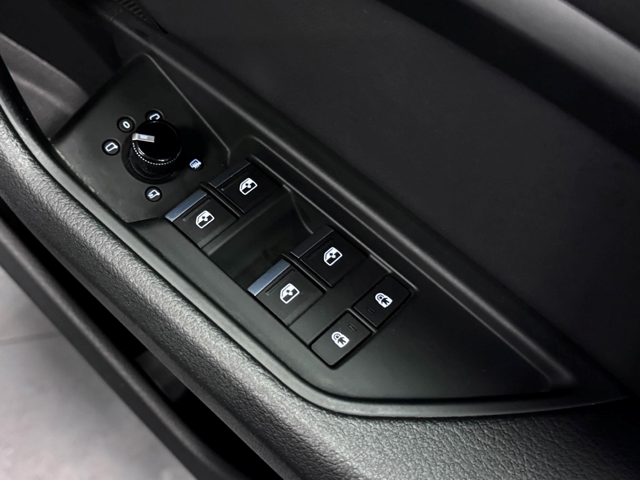 Audi E-Tron view 17