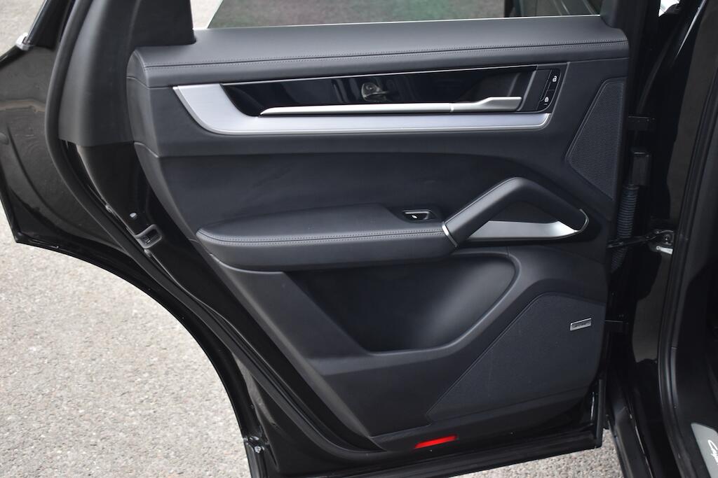 Porsche Cayenne view 58