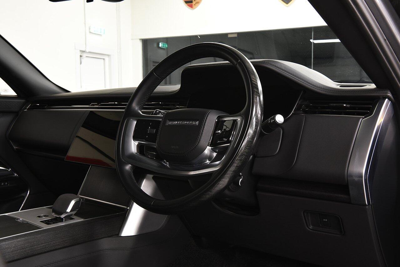 Land Rover Range Rover view 5