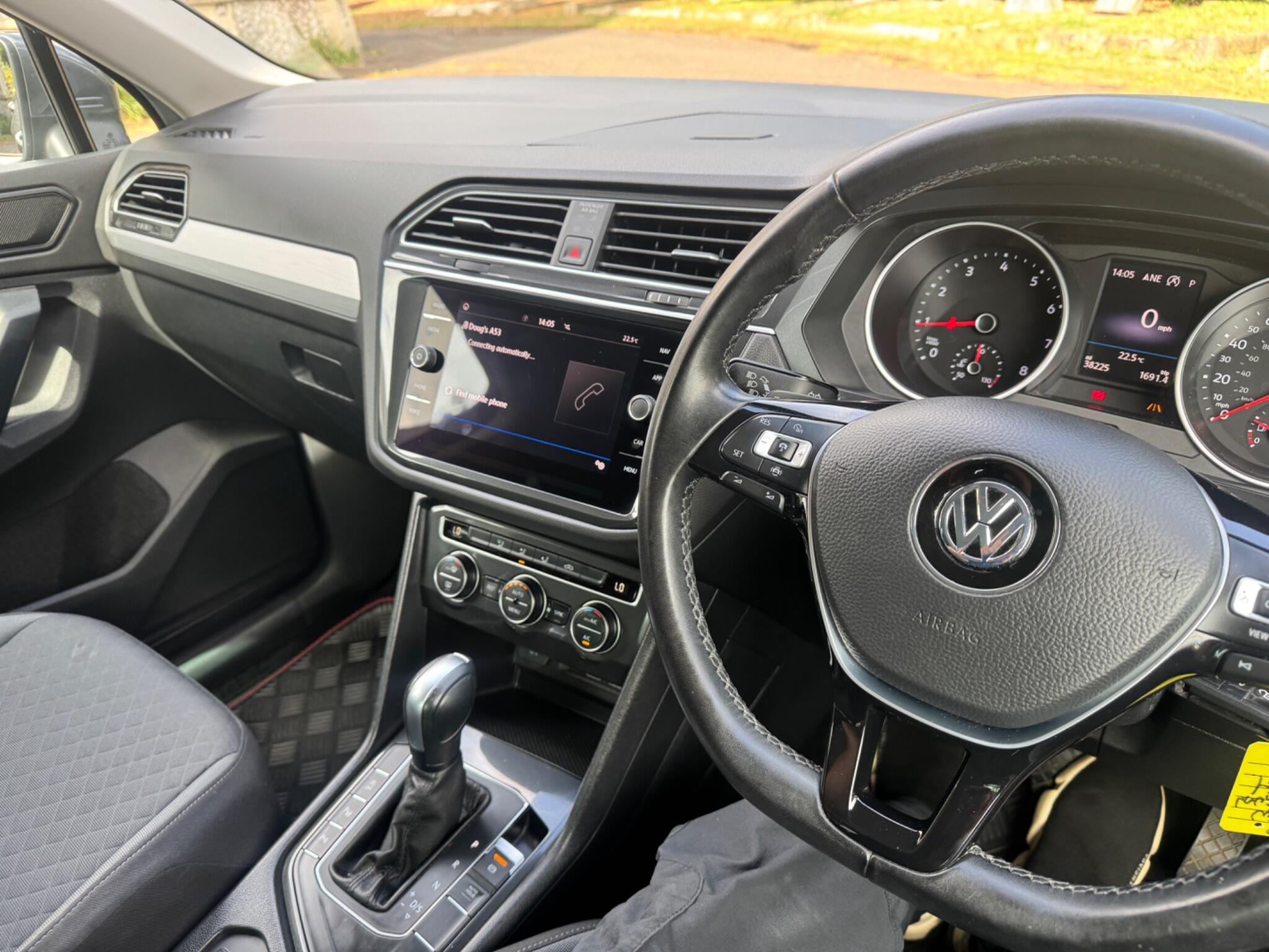 Volkswagen Tiguan view 27