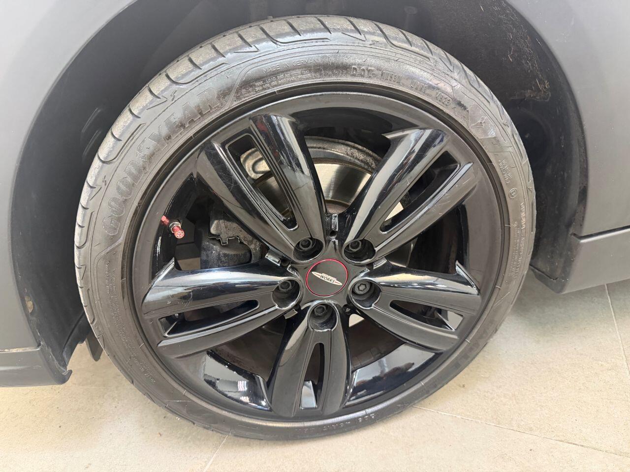 Mini Cooper view 32