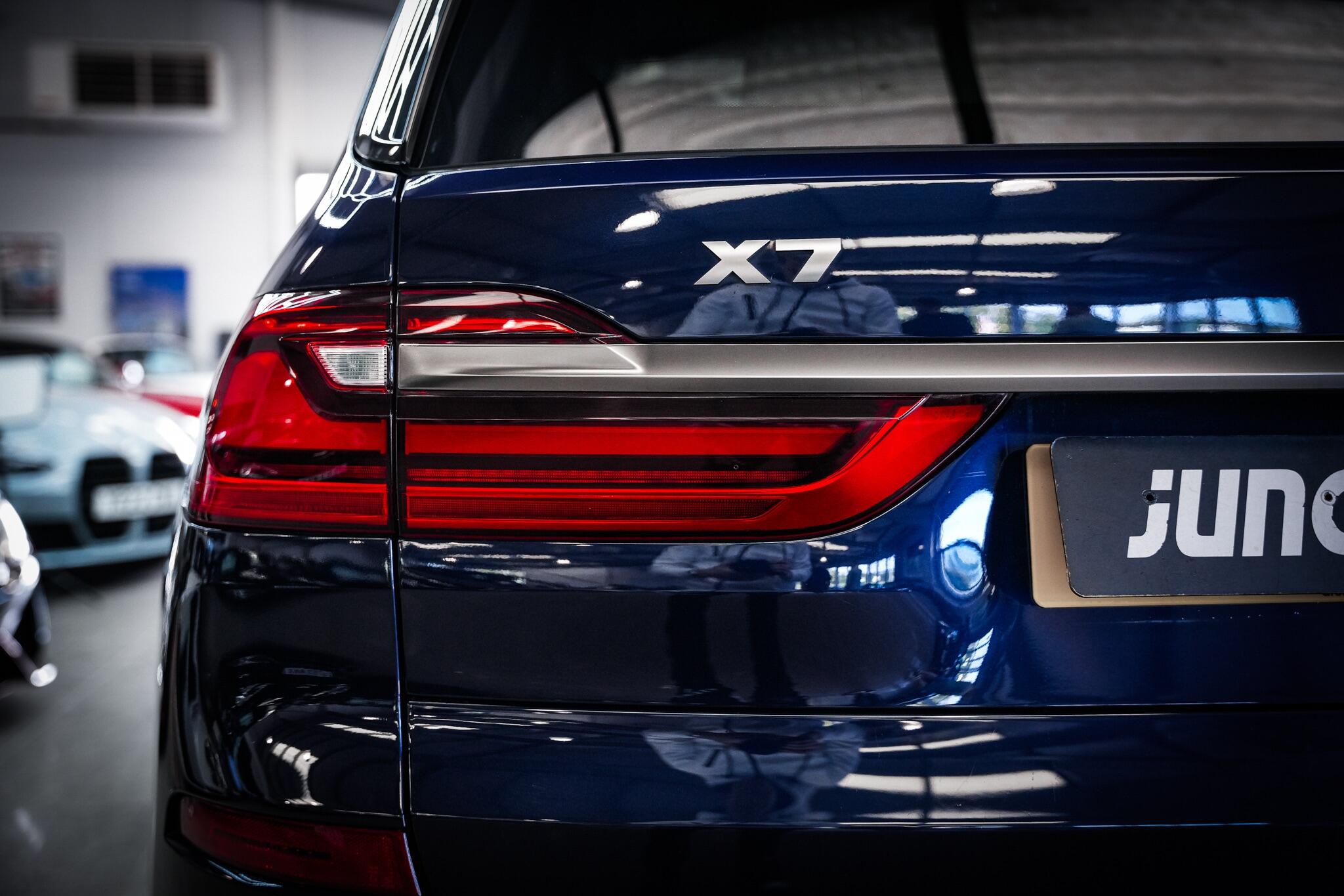 BMW X7 view 36