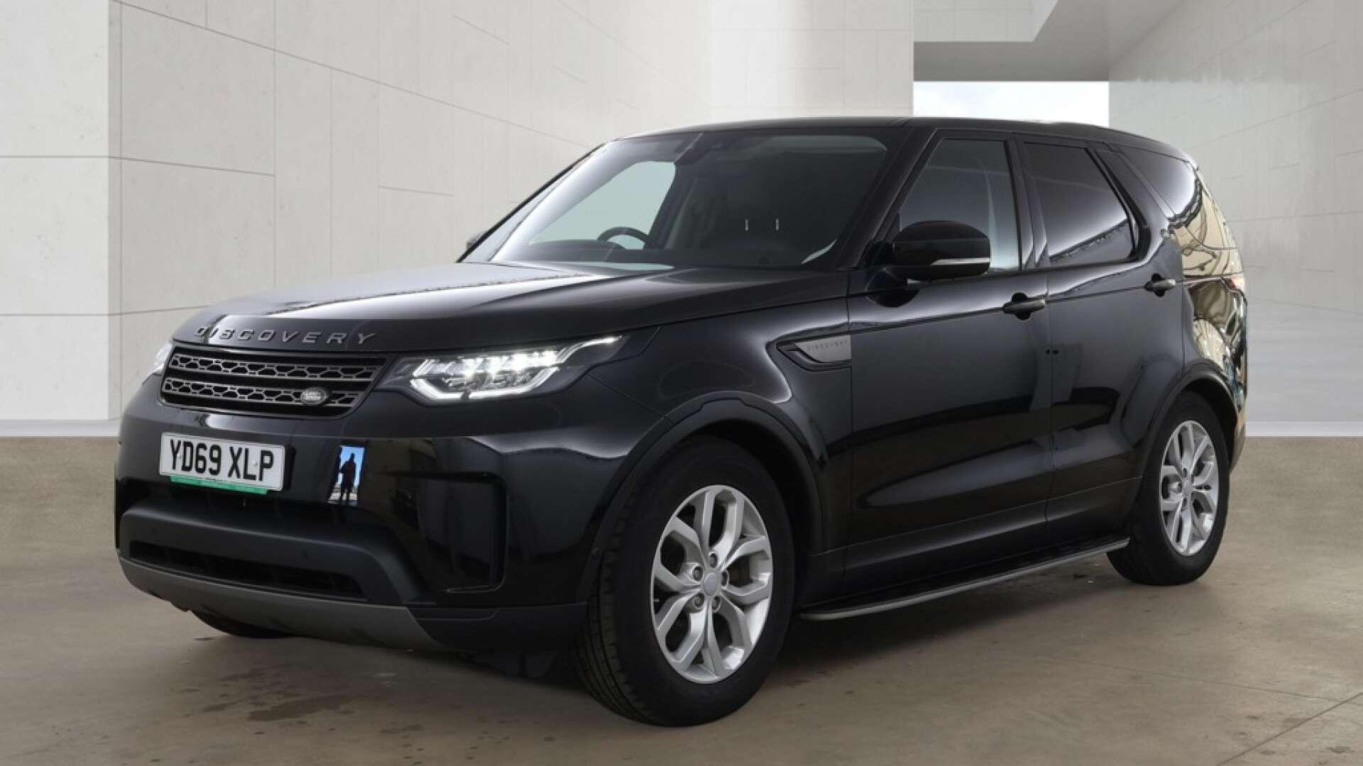 Land Rover Discovery view 3