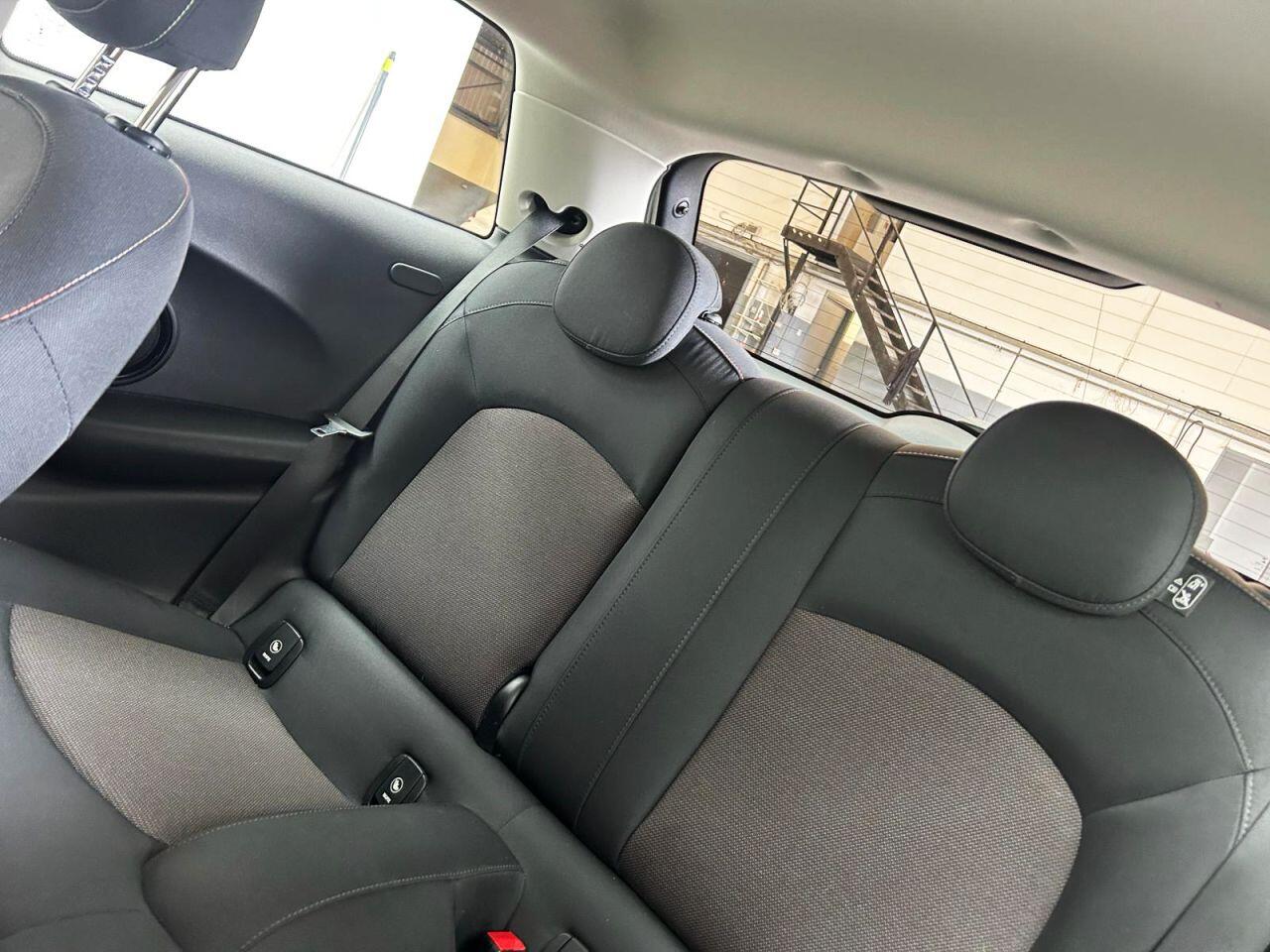 MINI Hatch view 17