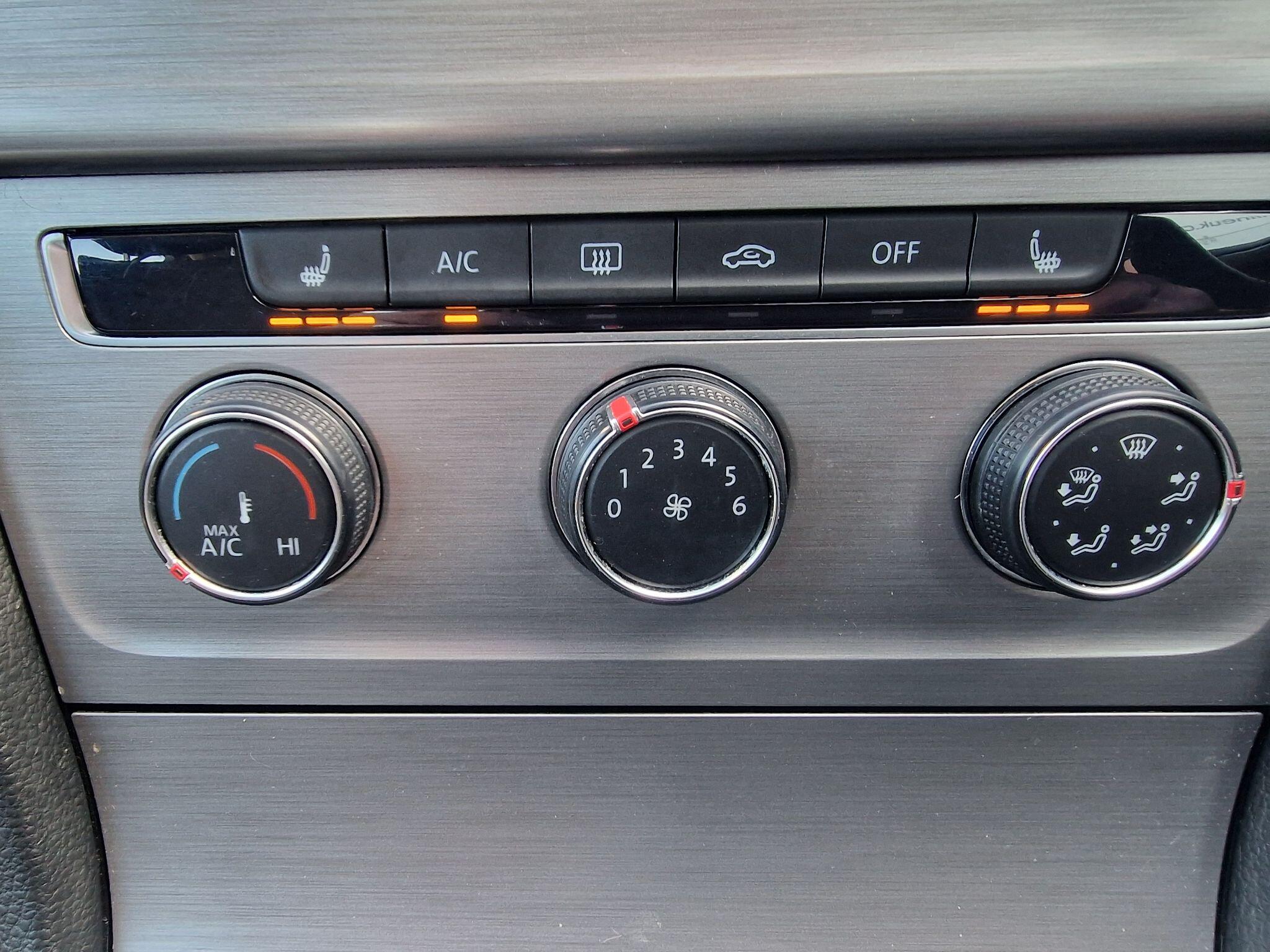Volkswagen Golf view 27