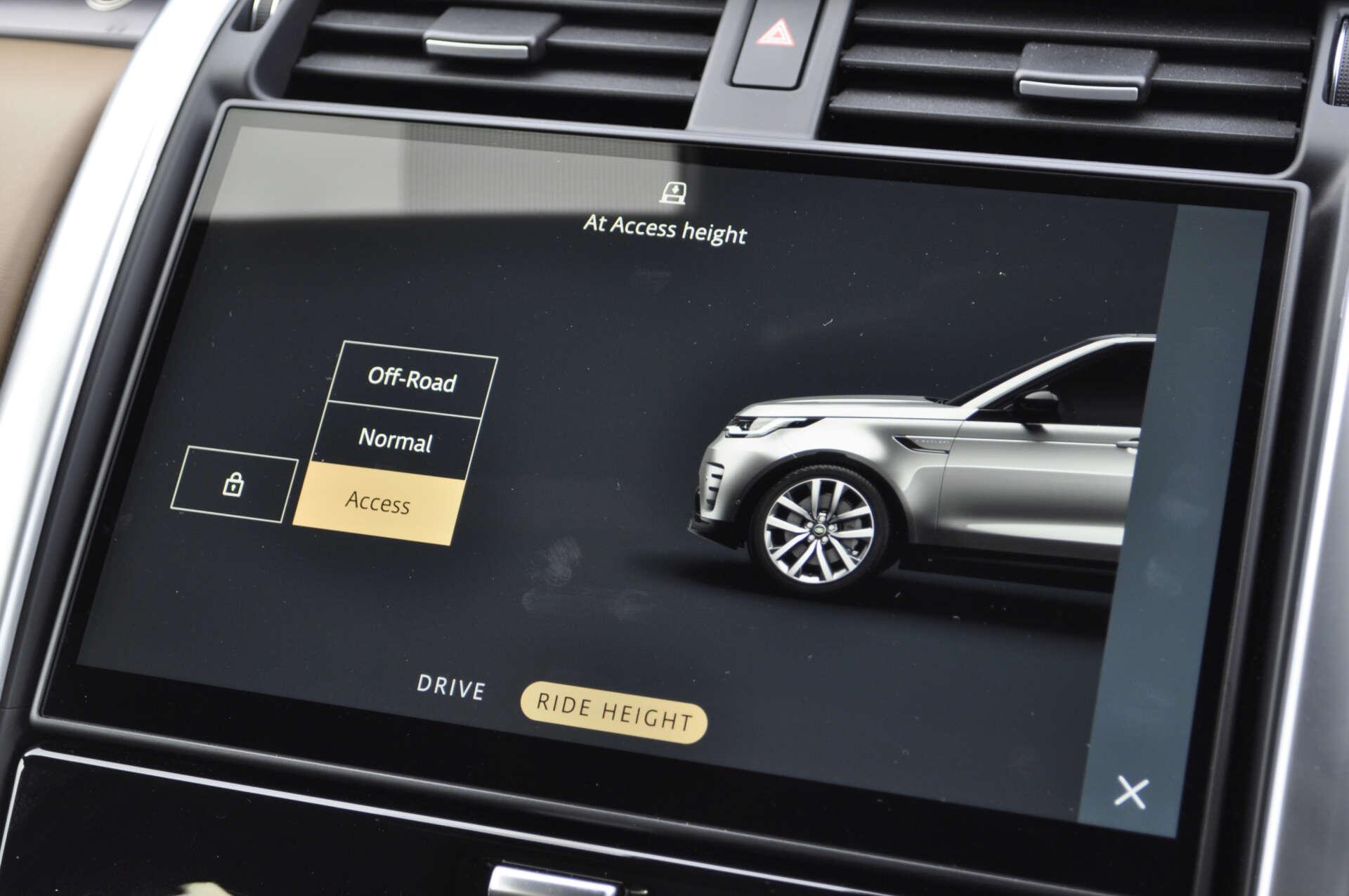 Land Rover Discovery view 28