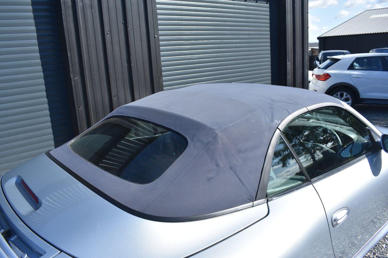 Porsche 911 view 7