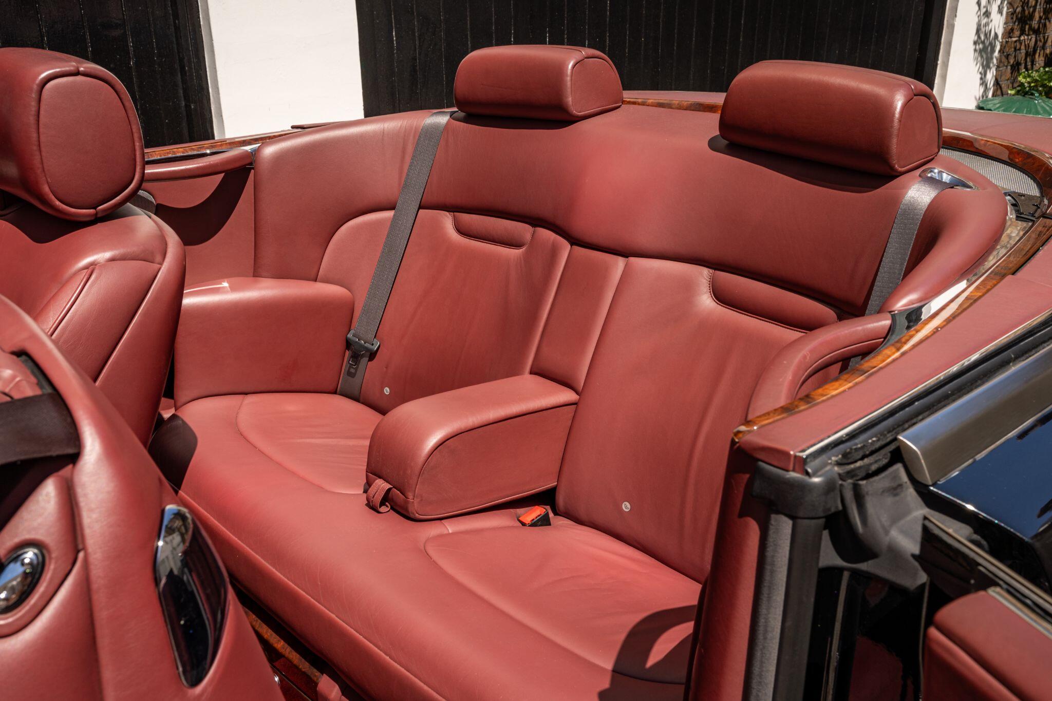Rolls-Royce Phantom view 26