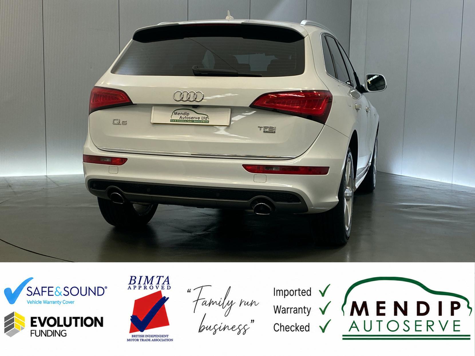 Audi Q5 view 12