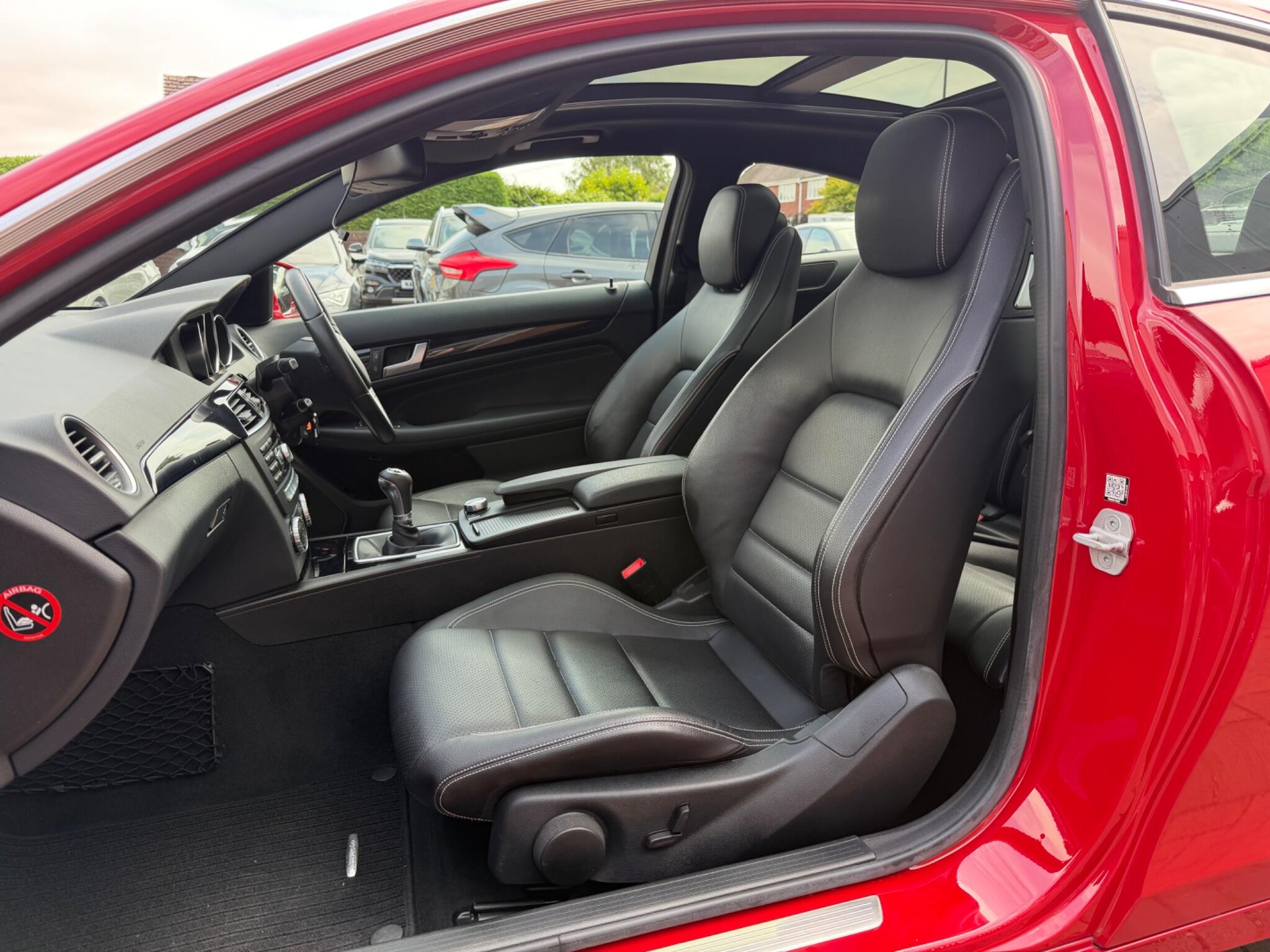 Mercedes-Benz C-Class view 61