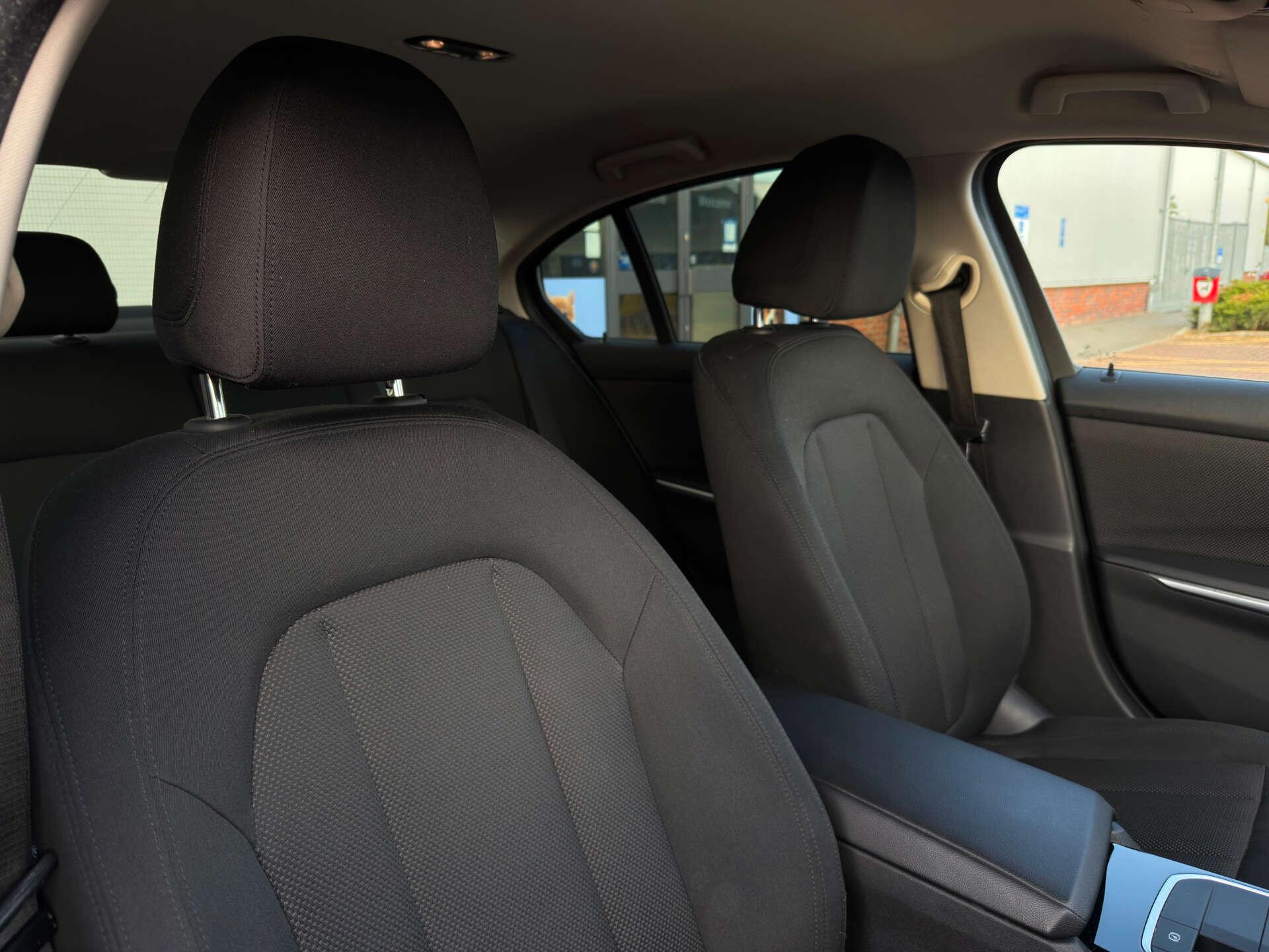 BMW 3 Series view 16