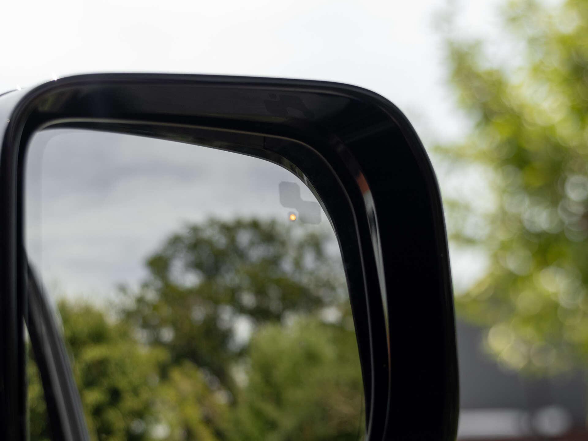 Land Rover Defender view 8