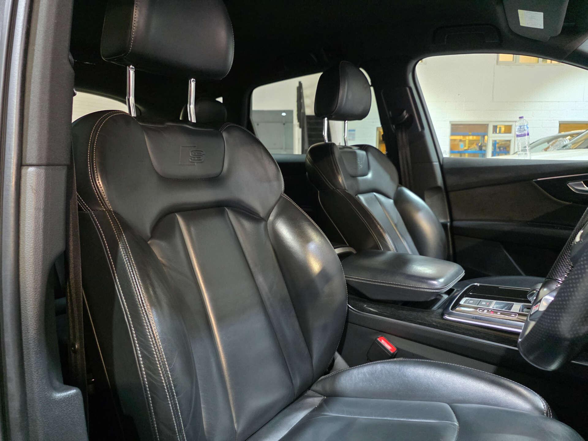 Audi Q7 view 17
