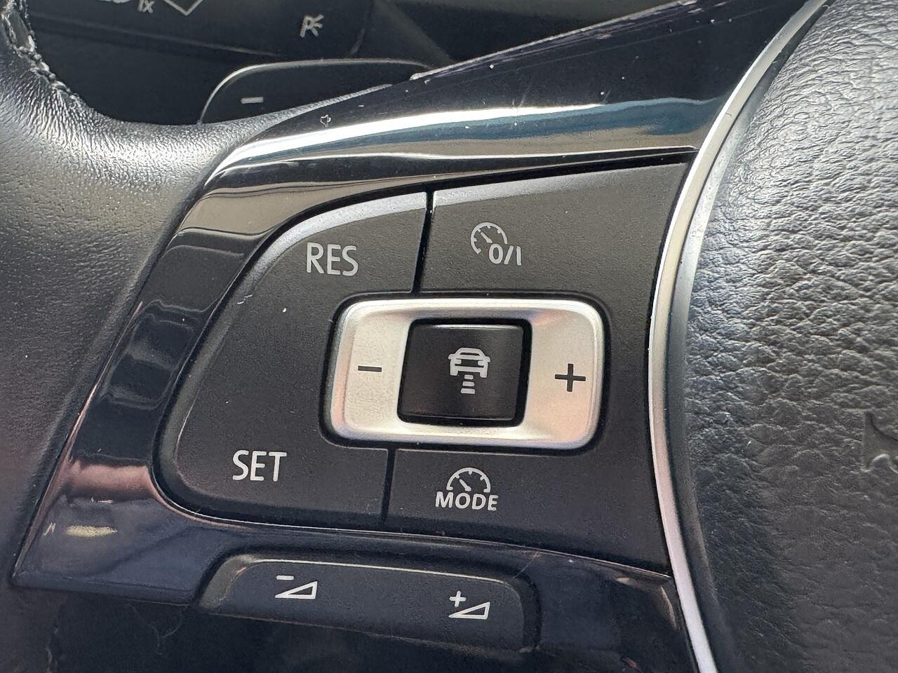 Volkswagen Tiguan view 21