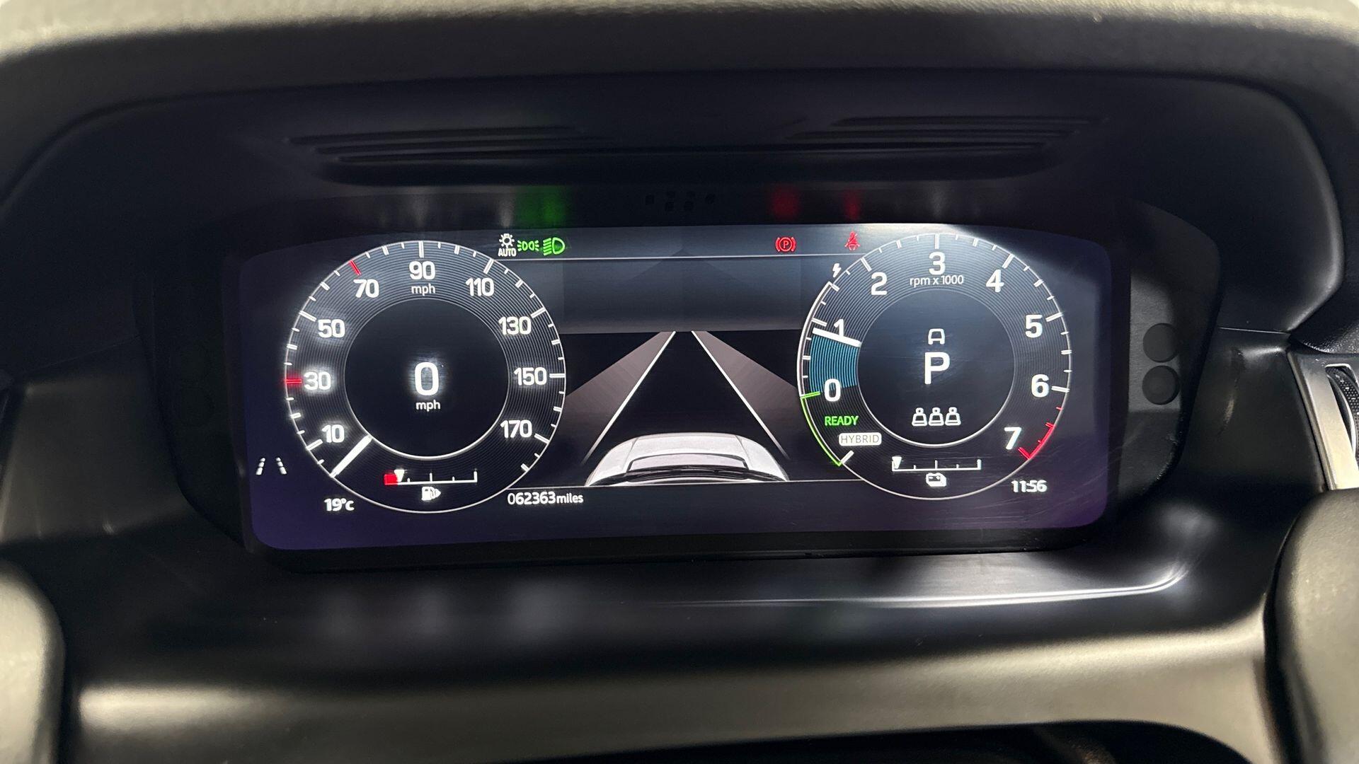 Land Rover Discovery Sport view 16