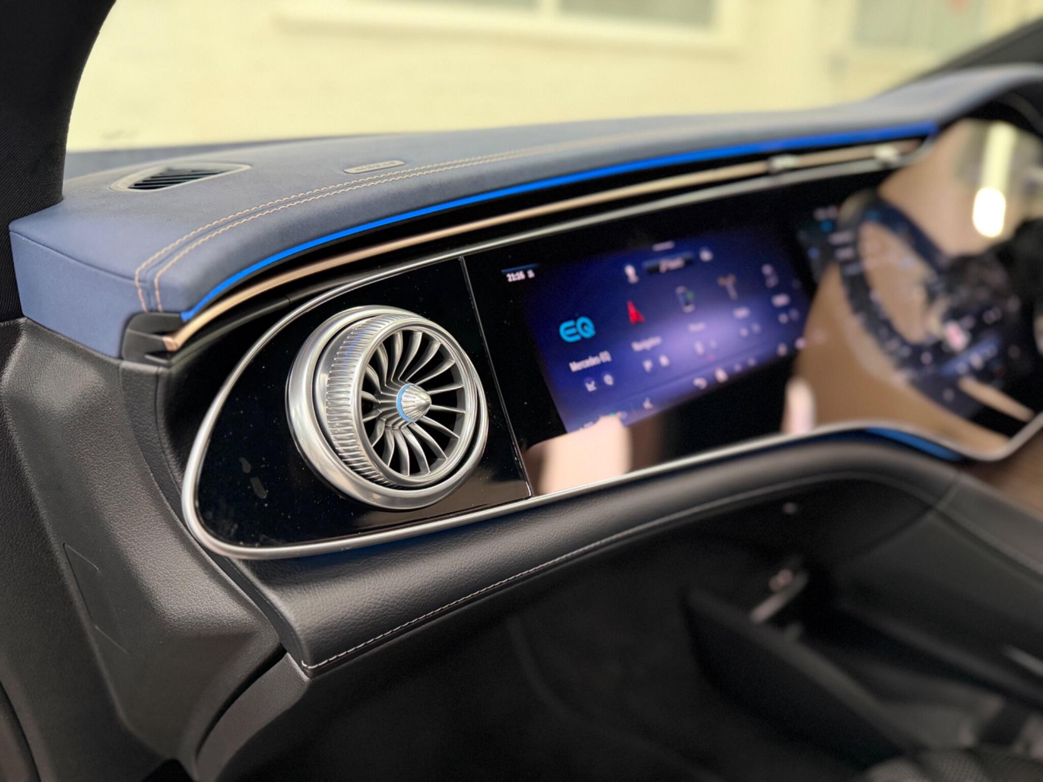 Mercedes-Benz EQS view 32