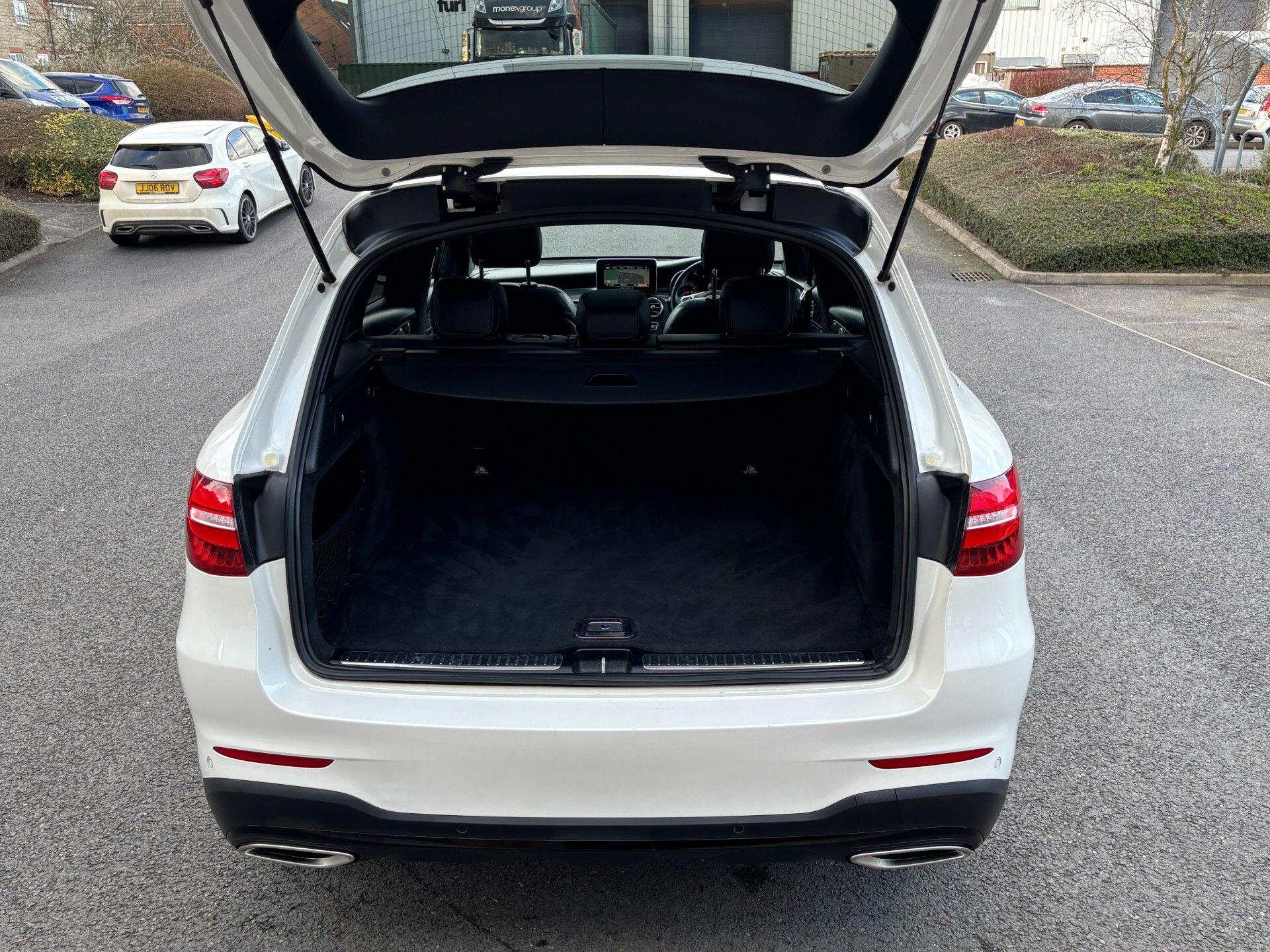 Mercedes-Benz GLC view 26